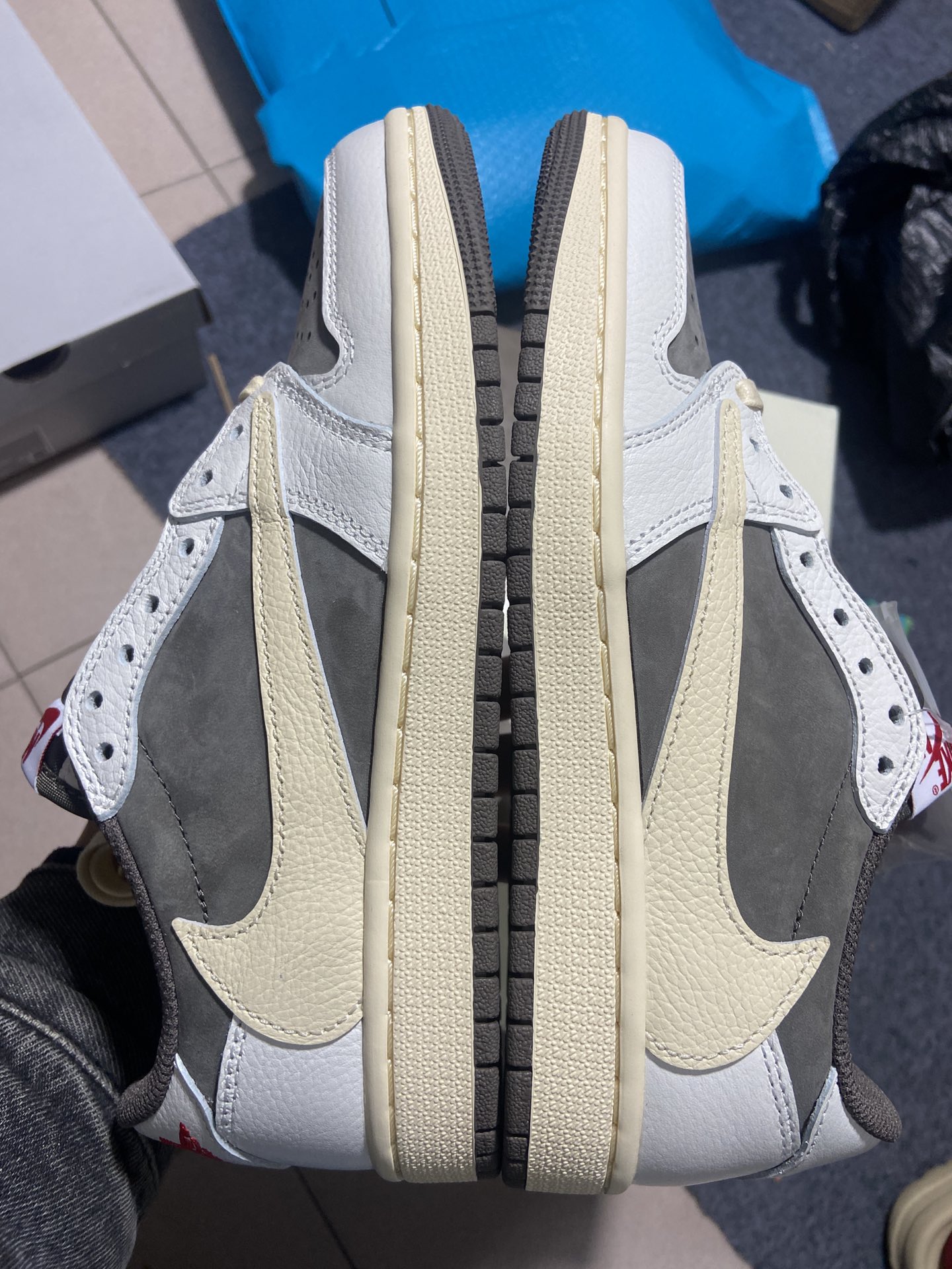 AJ1LowGS白棕倒钩鞋码36-47.5总裁R版出品-TravisScottxAirJordan1Re