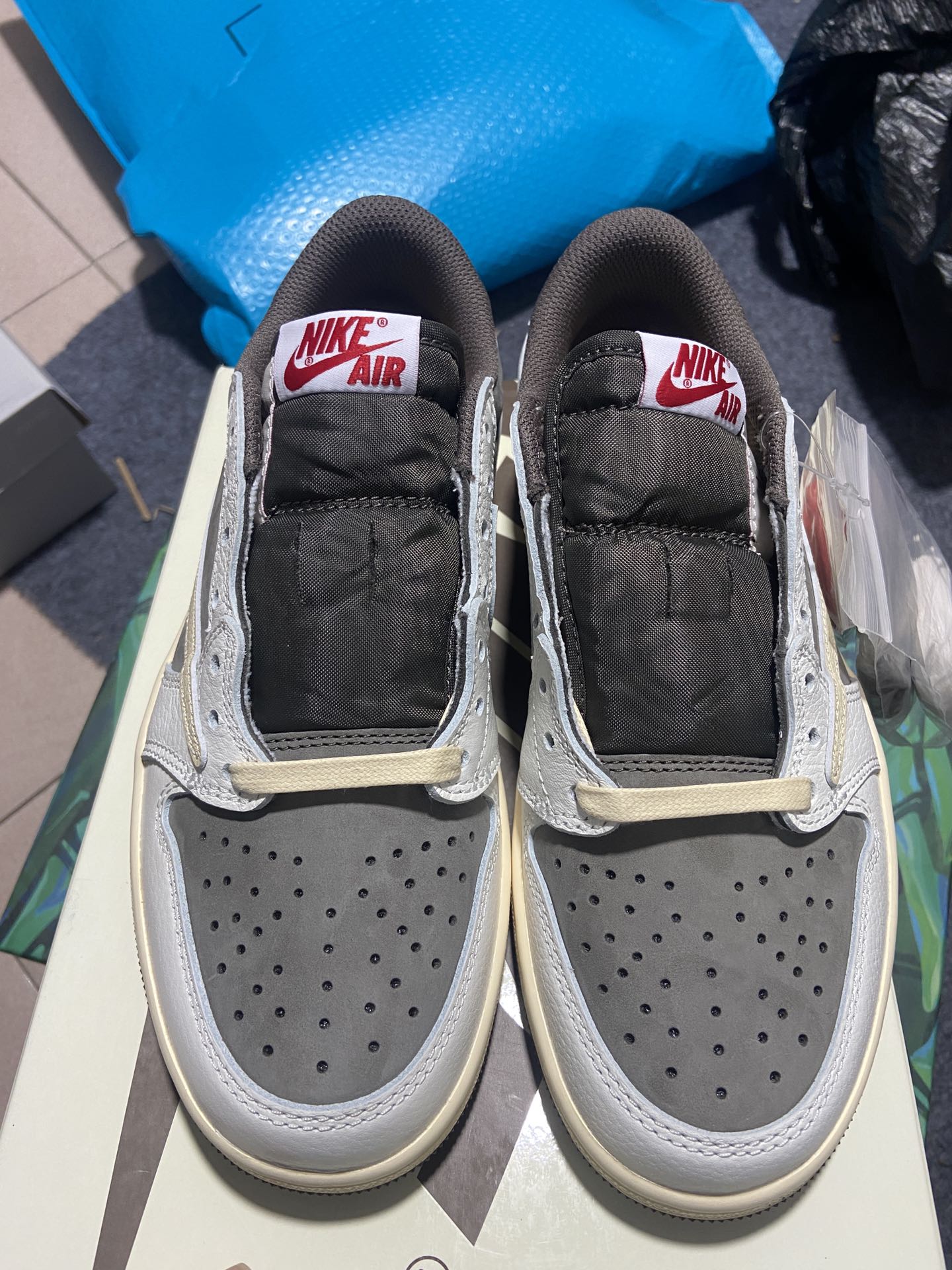 AJ1LowGS白棕倒钩鞋码36-47.5总裁R版出品-TravisScottxAirJordan1Re