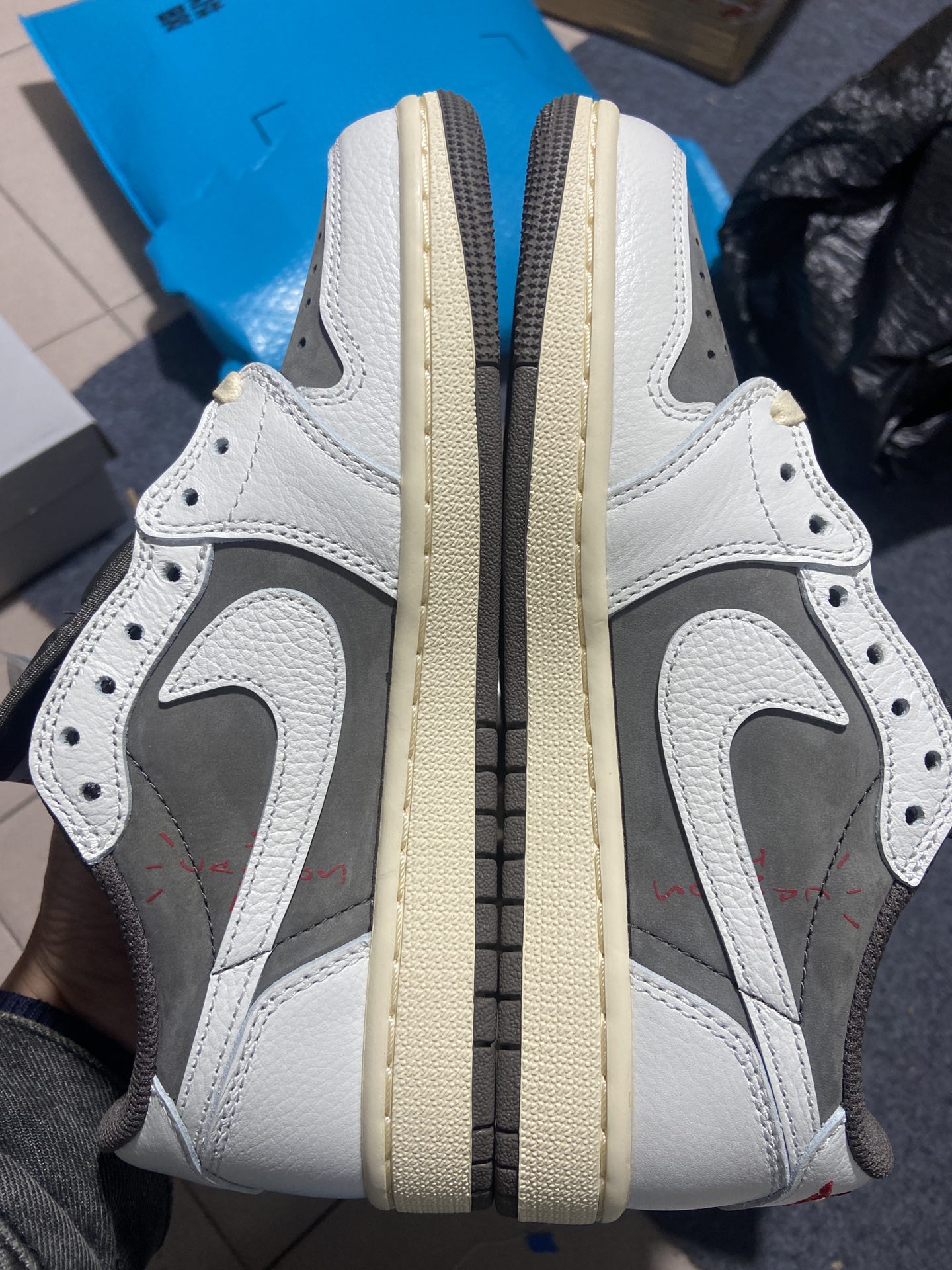 AJ1LowGS白棕倒钩鞋码36-47.5总裁R版出品-TravisScottxAirJordan1Re