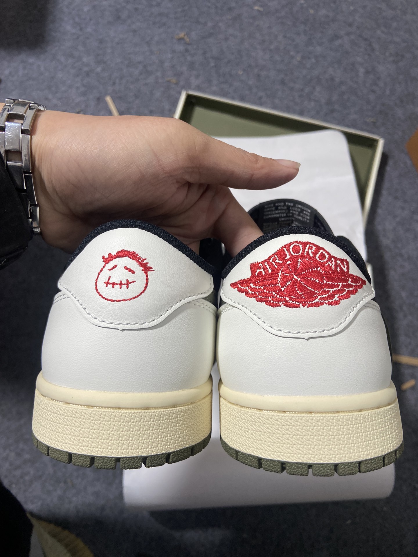 AJLow橄榄绿尺码36-47.5总裁R版出品-TravisScottxAirJordan1LowOGW