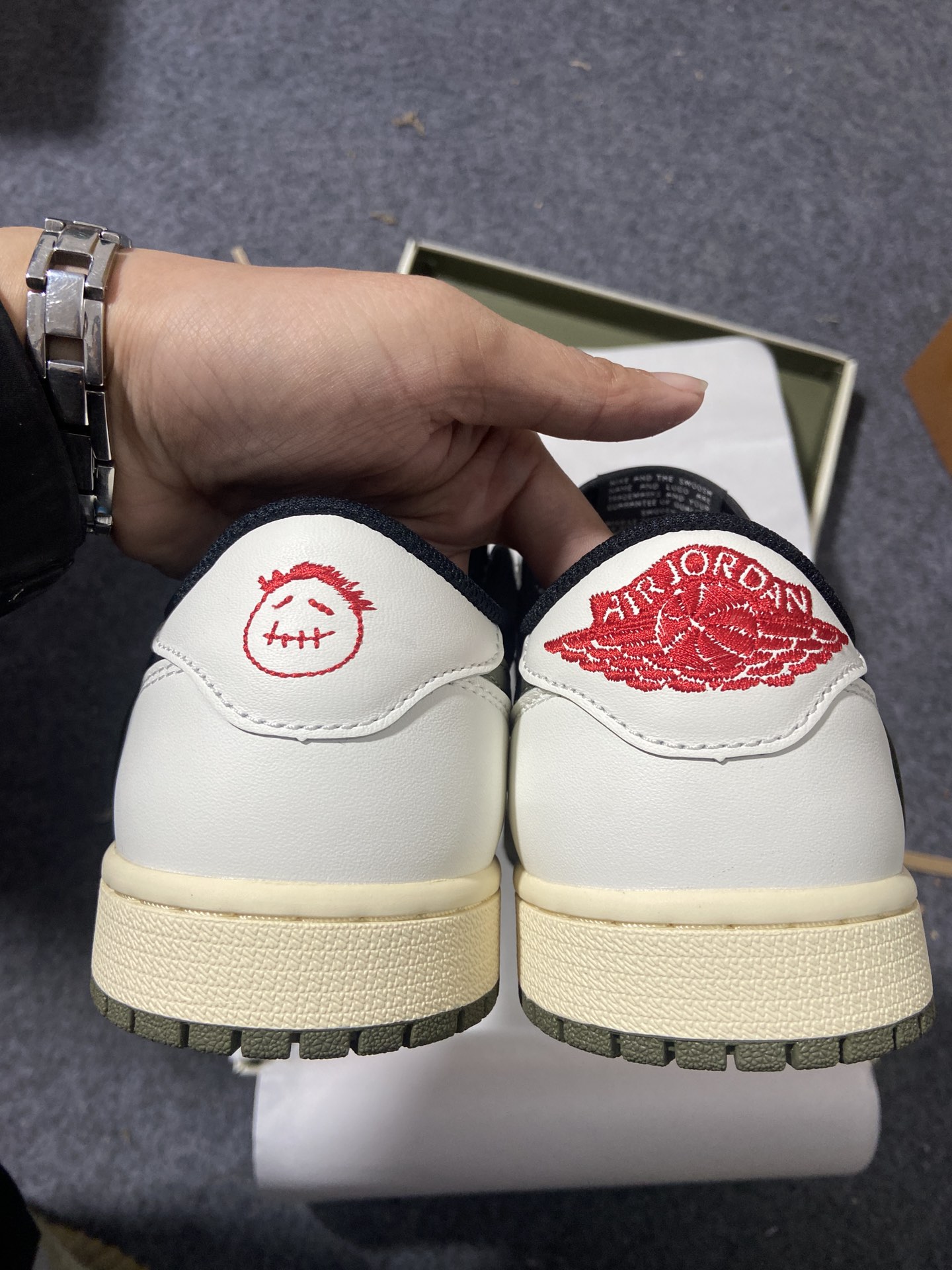 AJLow橄榄绿尺码36-47.5总裁R版出品-TravisScottxAirJordan1LowOGW