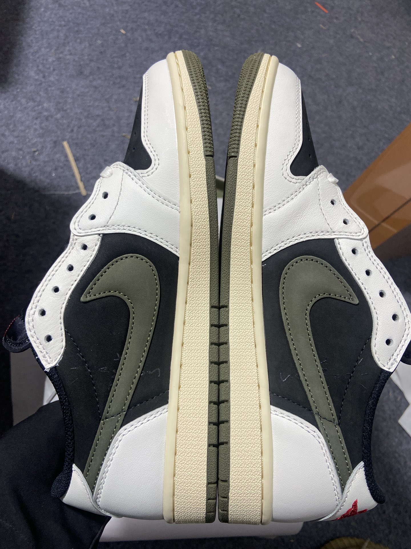 AJLow橄榄绿尺码36-47.5总裁R版出品-TravisScottxAirJordan1LowOGW