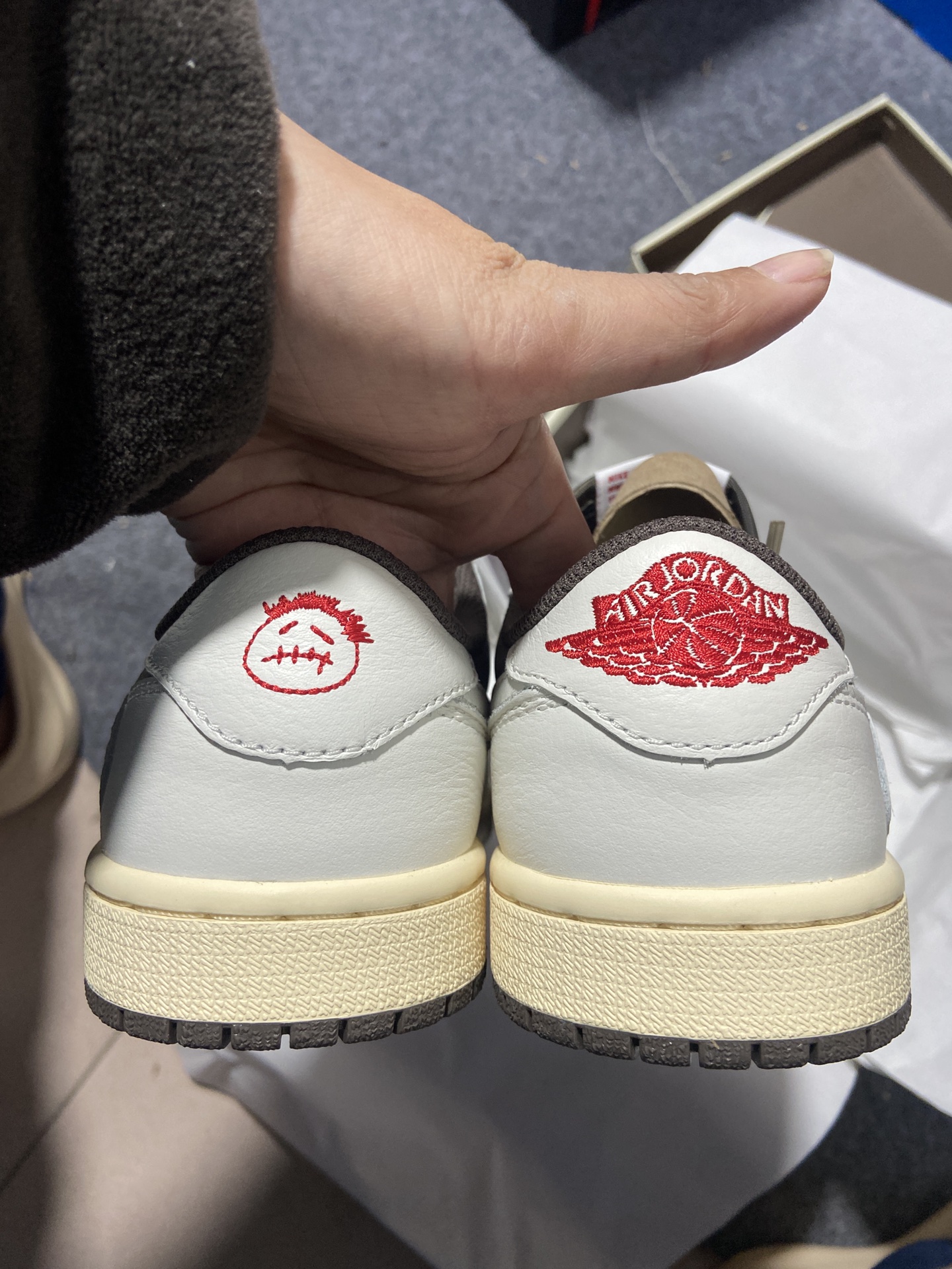 AJ1LowGS白棕倒钩鞋码36-47.5总裁R版出品-TravisScottxAirJordan1Re