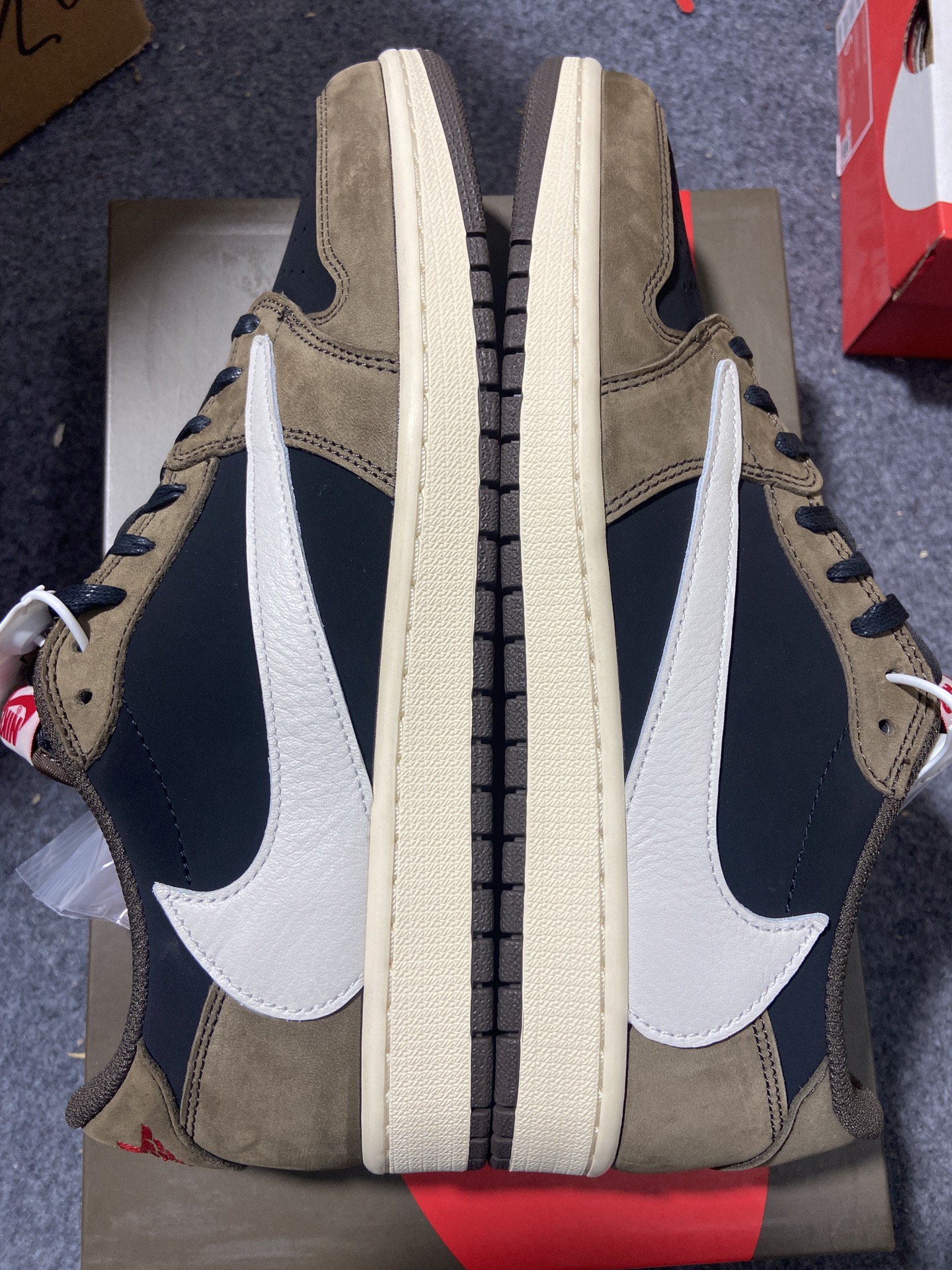 AJLow鬼脸倒钩尺码40-47.5总裁R版出品-TravisScottxAirJordan1Low鬼脸