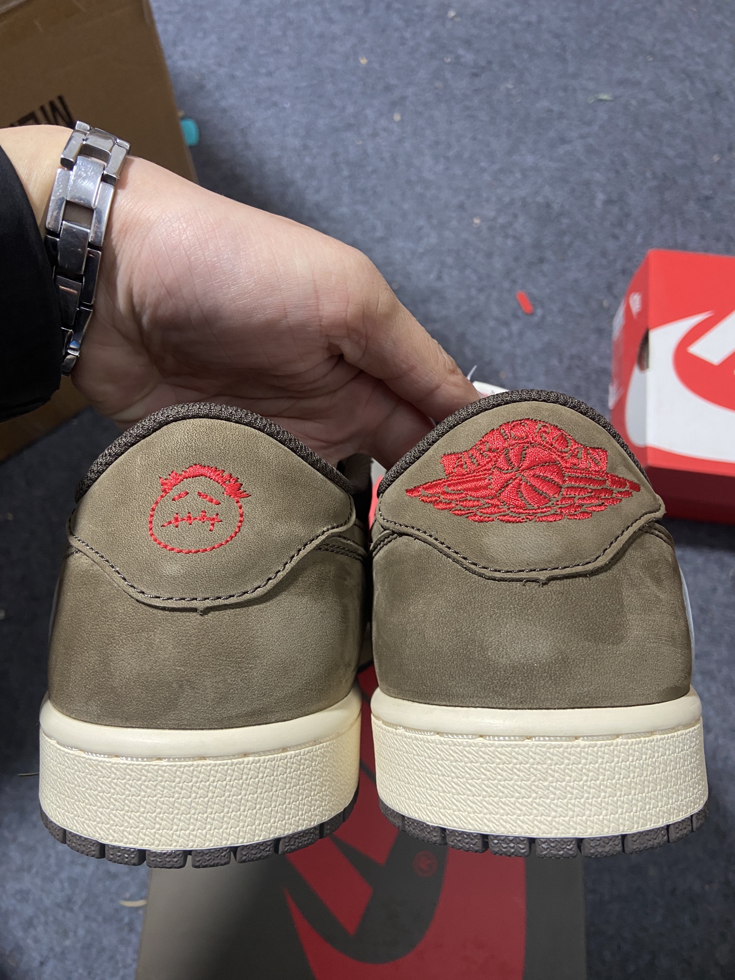 AJLow鬼脸倒钩尺码40-47.5总裁R版出品-TravisScottxAirJordan1Low鬼脸