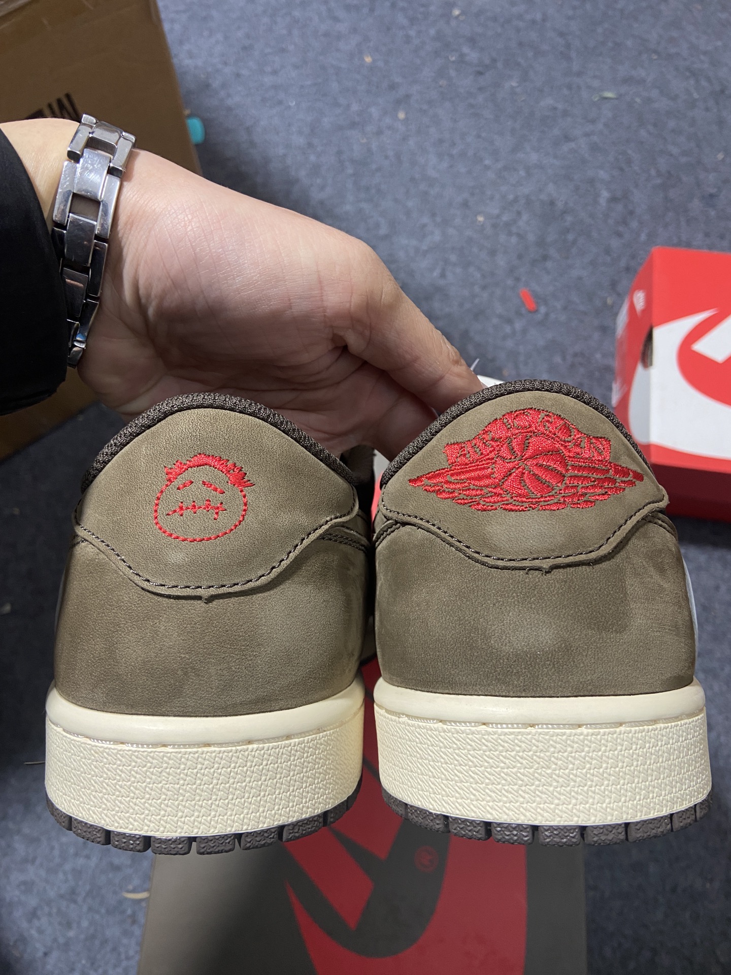 AJLow鬼脸倒钩尺码40-47.5总裁R版出品-TravisScottxAirJordan1Low鬼脸