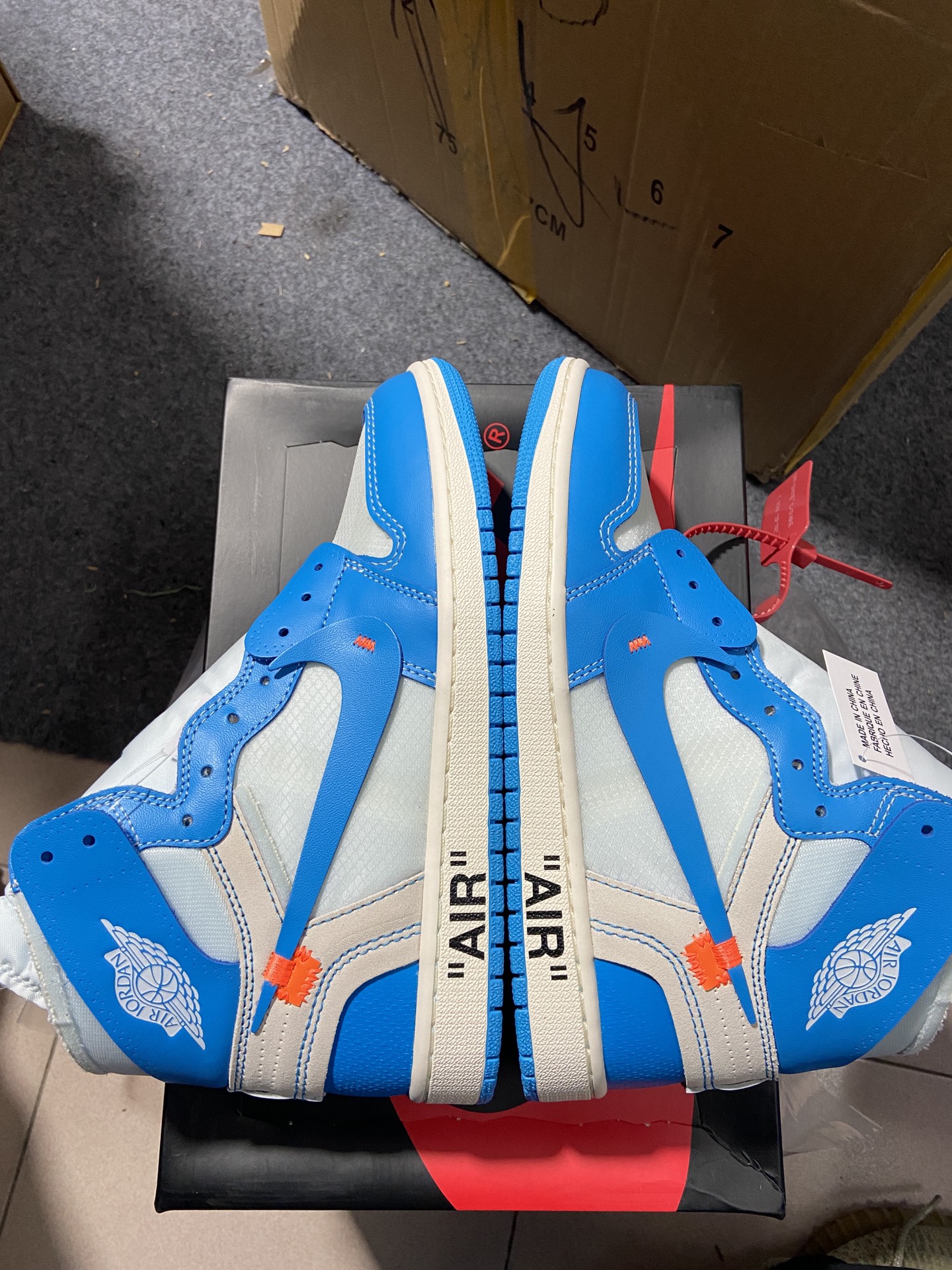 AJ1OW北卡蓝尺码36-47.5总裁R出品-AirJordan1offwhiteAJ1OW北卡蓝UNC