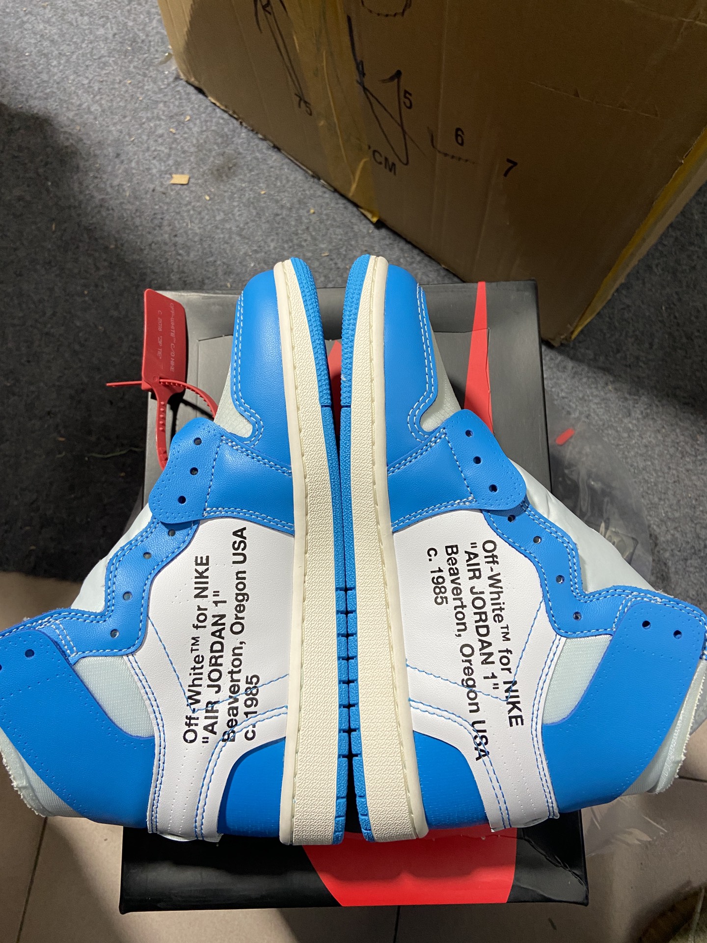 AJ1OW北卡蓝尺码36-47.5总裁R出品-AirJordan1offwhiteAJ1OW北卡蓝UNC