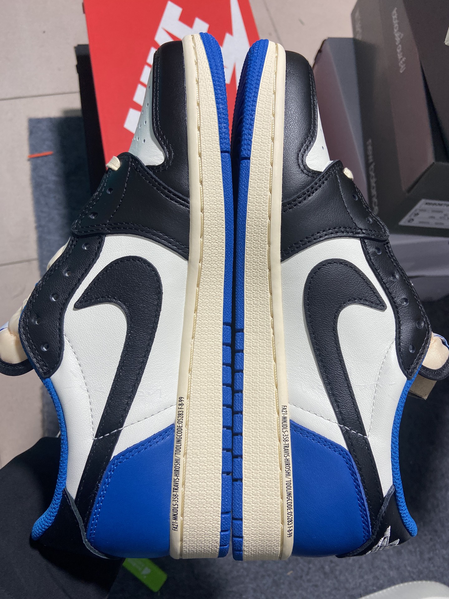 AJ1倒钩闪电尺码:36-47.5福利特价大厂原价570纯原出品-TravisScottxFragmen