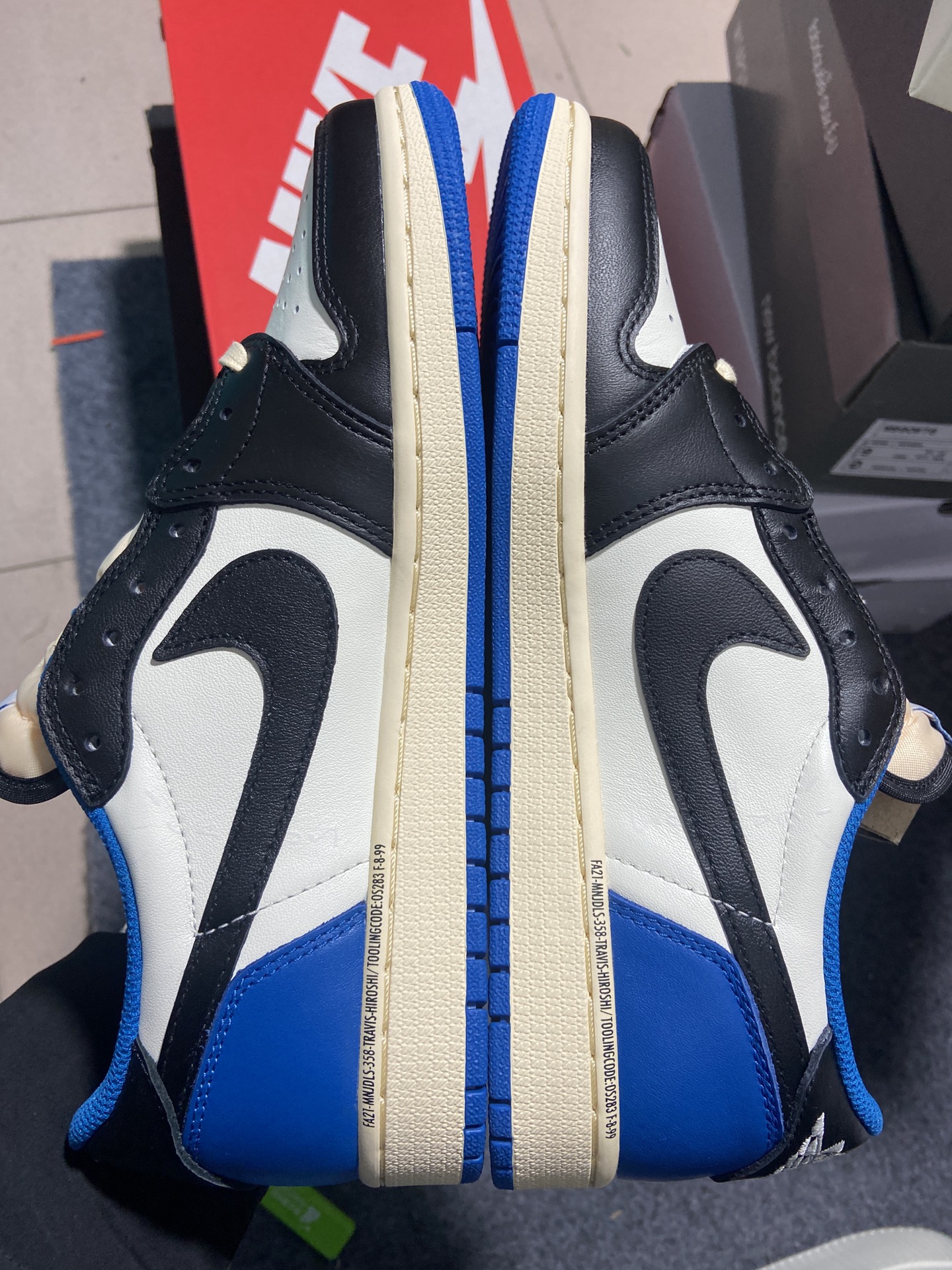 AJ1倒钩闪电尺码:36-47.5福利特价大厂原价570纯原出品-TravisScottxFragmen