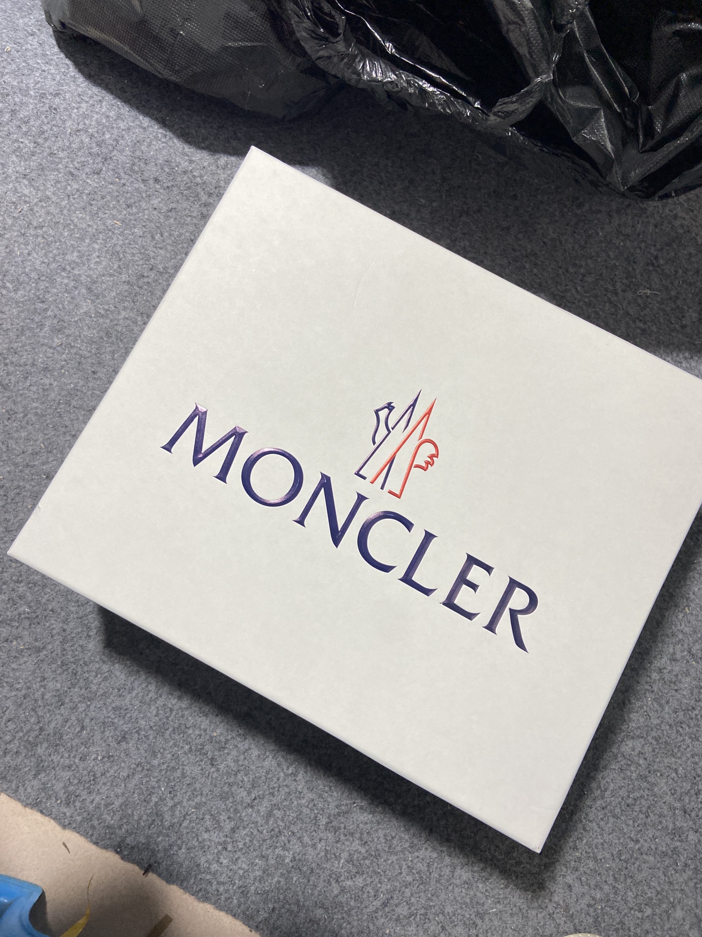 偏大1码Moncler盟可睐蒙可莱蒙口TrailgripCTX减震抗撕裂户外运动鞋白色Moncler能够