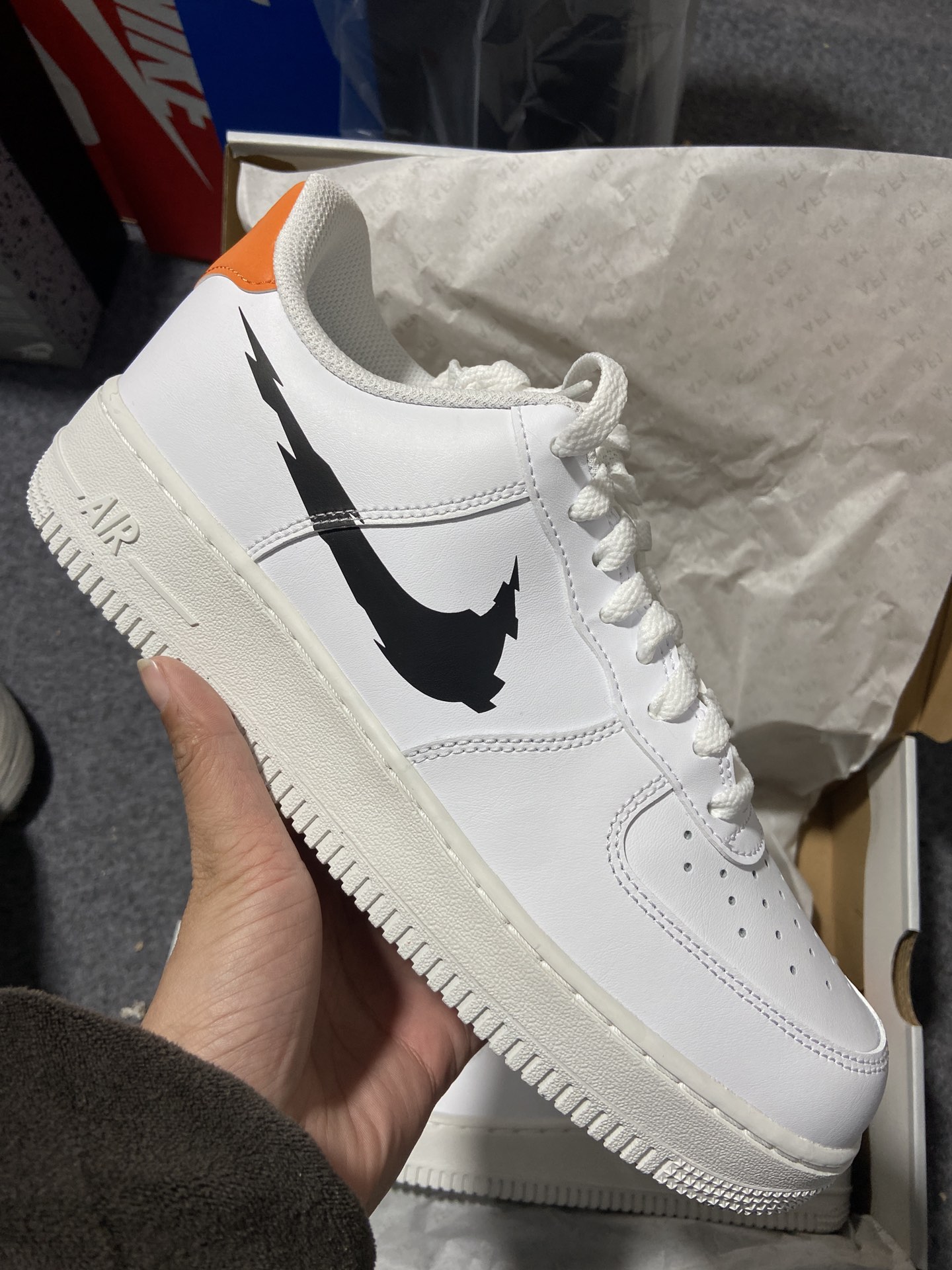 AF1白黑橙low尺码39-43总裁R出品-AirForce1Low“GlitchSwoosh”空军一号