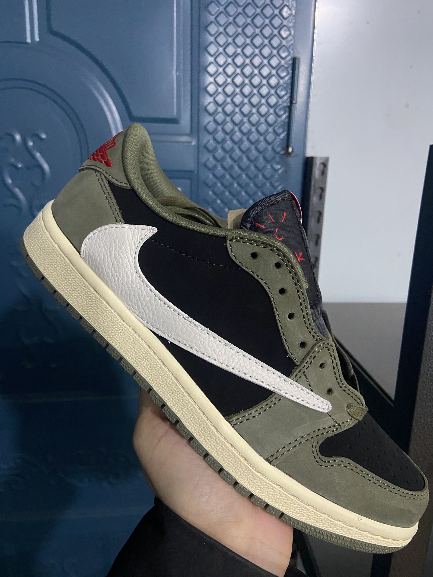 TravisScottxAirJordanAJ1LowOGSPTS联名军绿倒钩7.0低帮DM7866-0