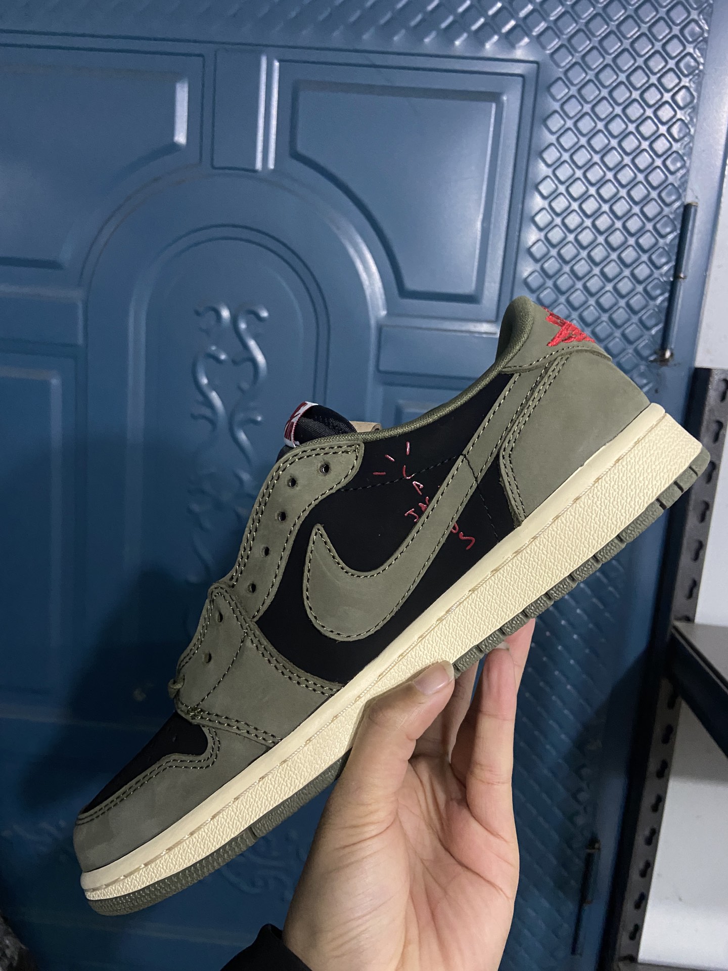 TravisScottxAirJordanAJ1LowOGSPTS联名军绿倒钩7.0低帮DM7866-0