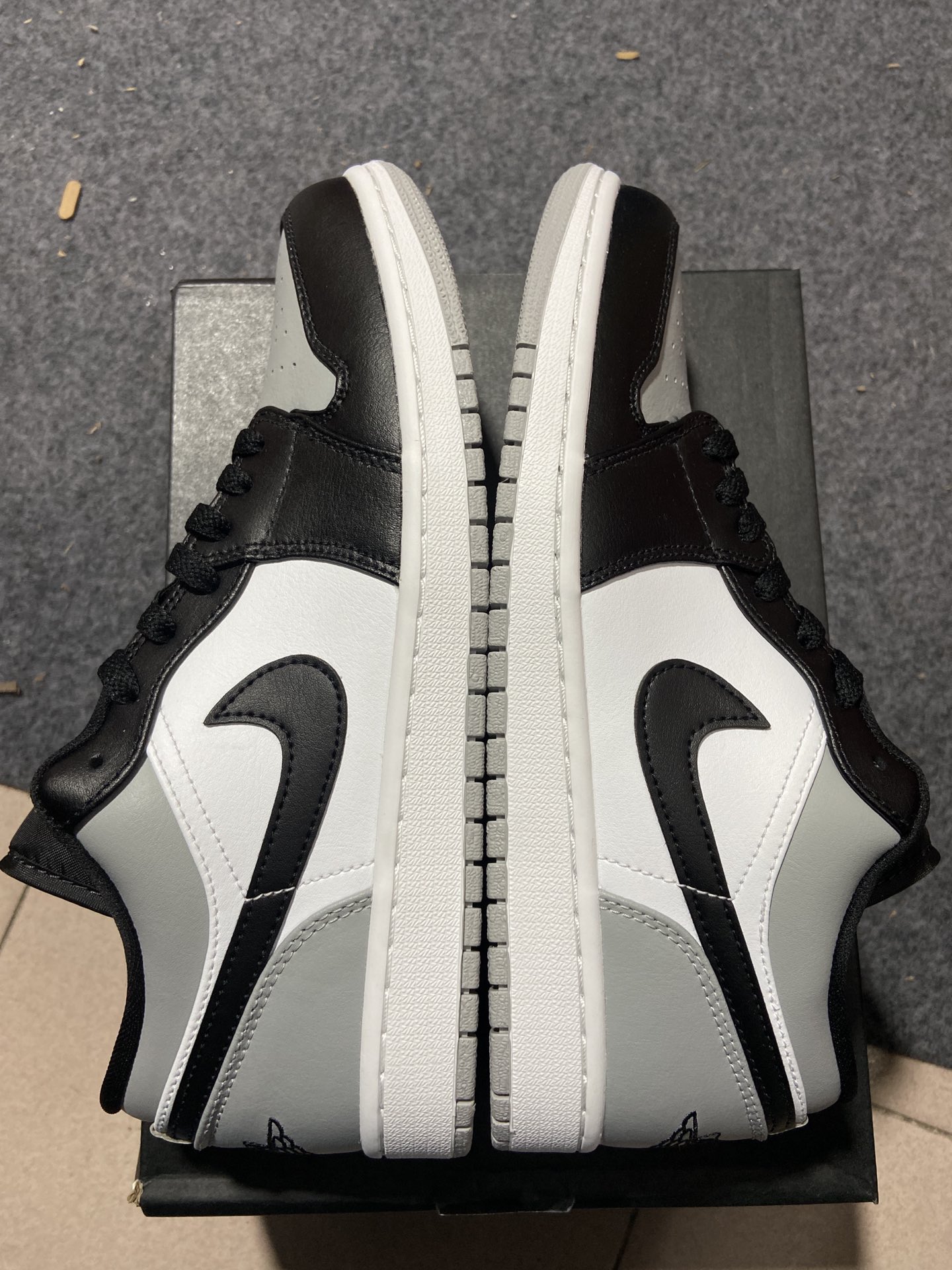 AJ1Low黑灰尺码35.5-46总裁R版出品-AirJordan1LowShadowToe黑灰5535