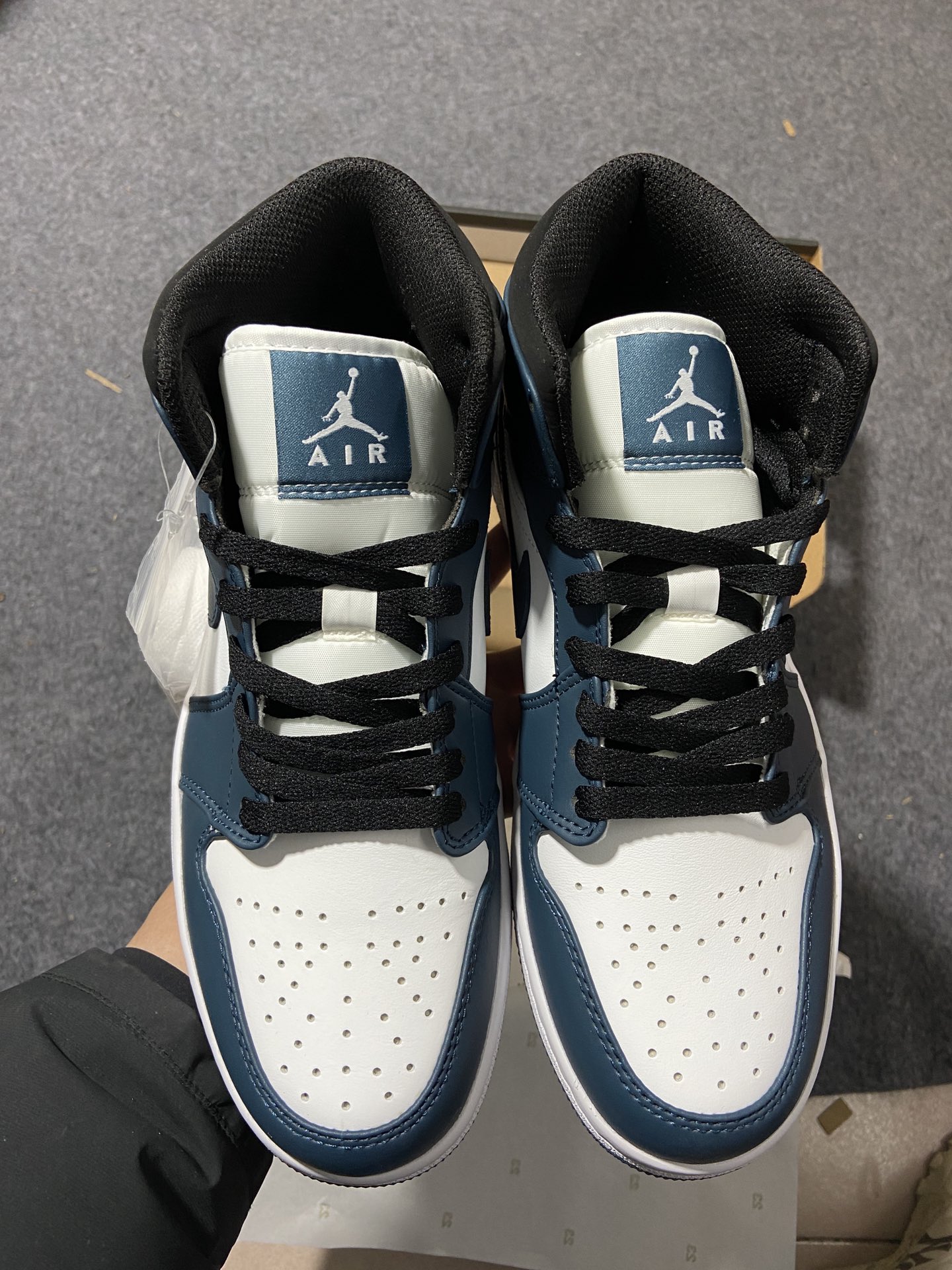 乔丹AirJordan1MidAJ1乔1中帮复古文化百搭休闲运动篮球板鞋货号#554724-411尺码3