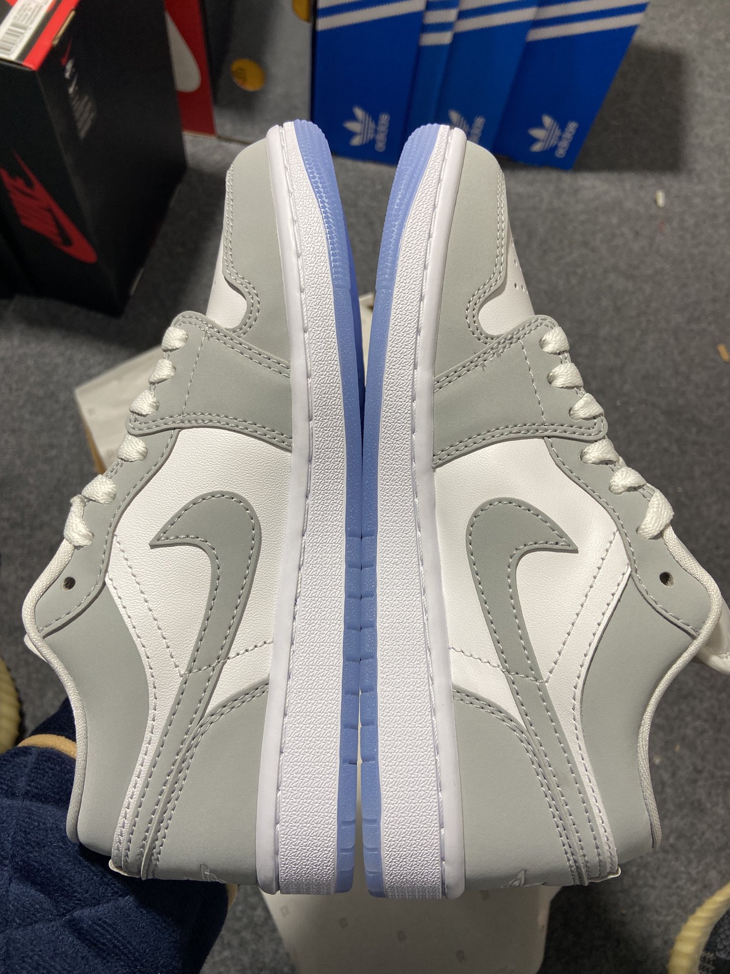 AJLow烟灰鞋码36-40外贸特价福利-AirJordan1Low烟灰雾霾灰白DC0774-105