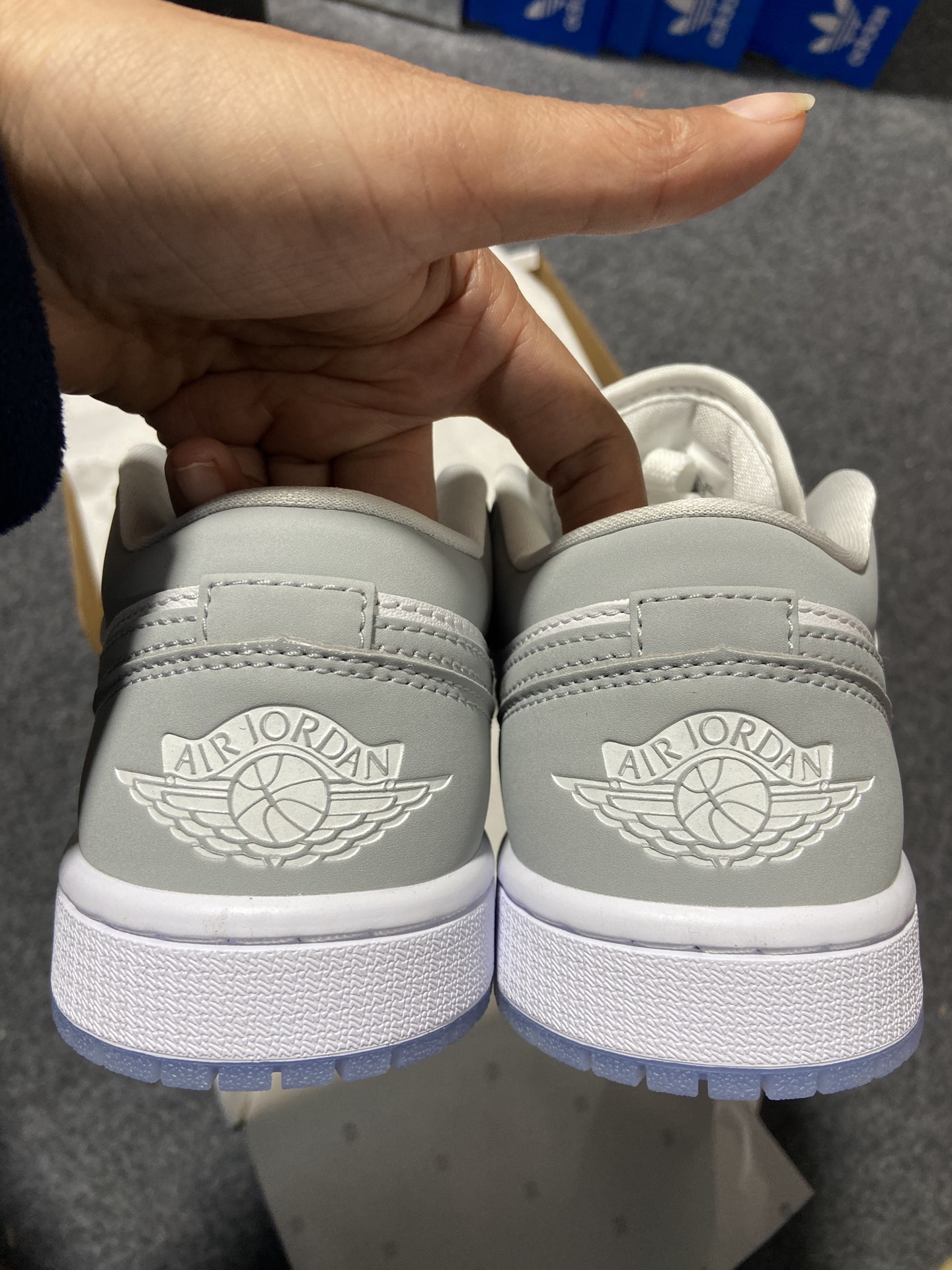 AJLow烟灰鞋码36-40外贸特价福利-AirJordan1Low烟灰雾霾灰白DC0774-105