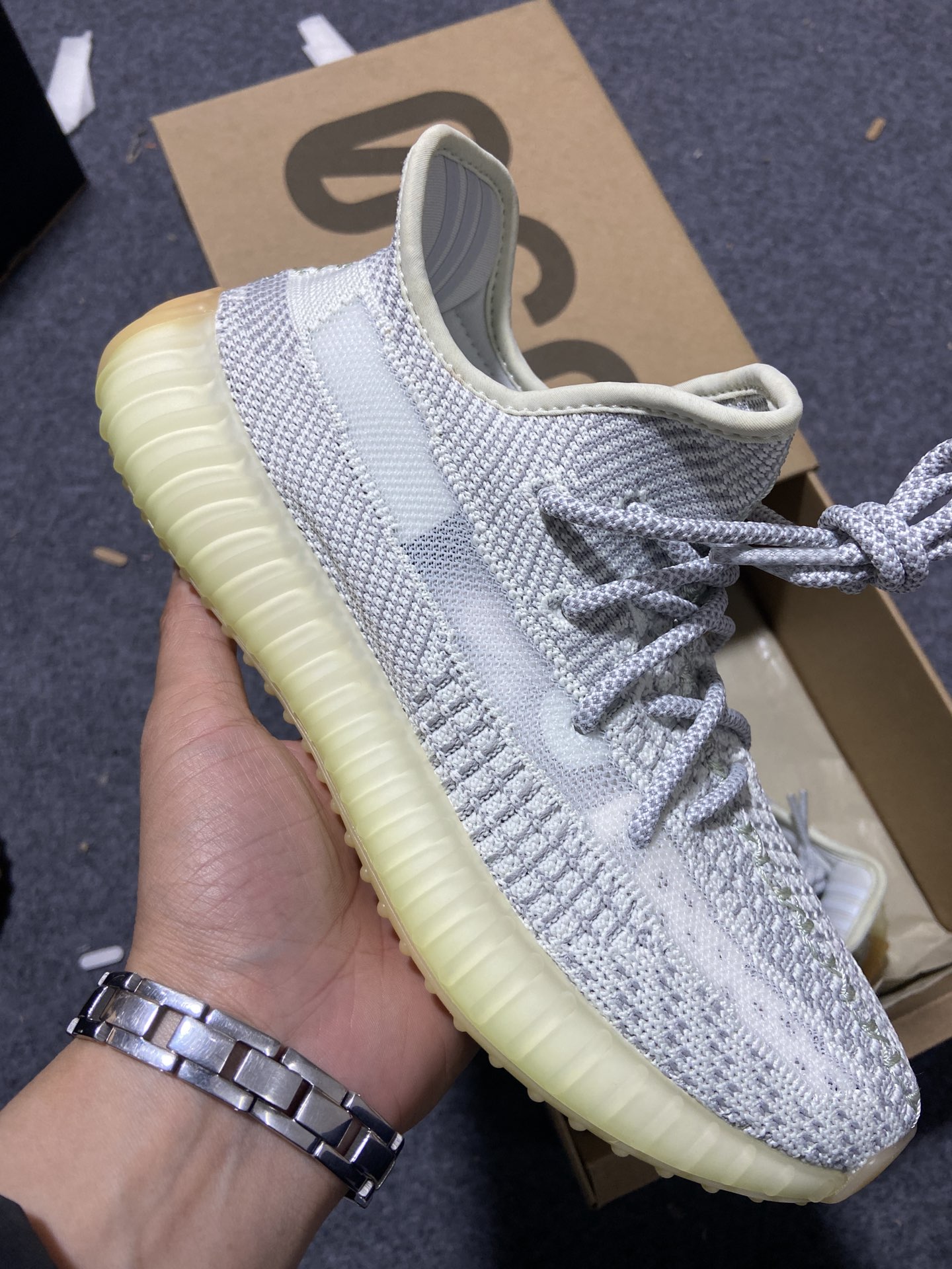 Yeezy350灰天使鞋码36-50偏小0.5纯原出品-YeezyBoost350V2“YESHAY”灰