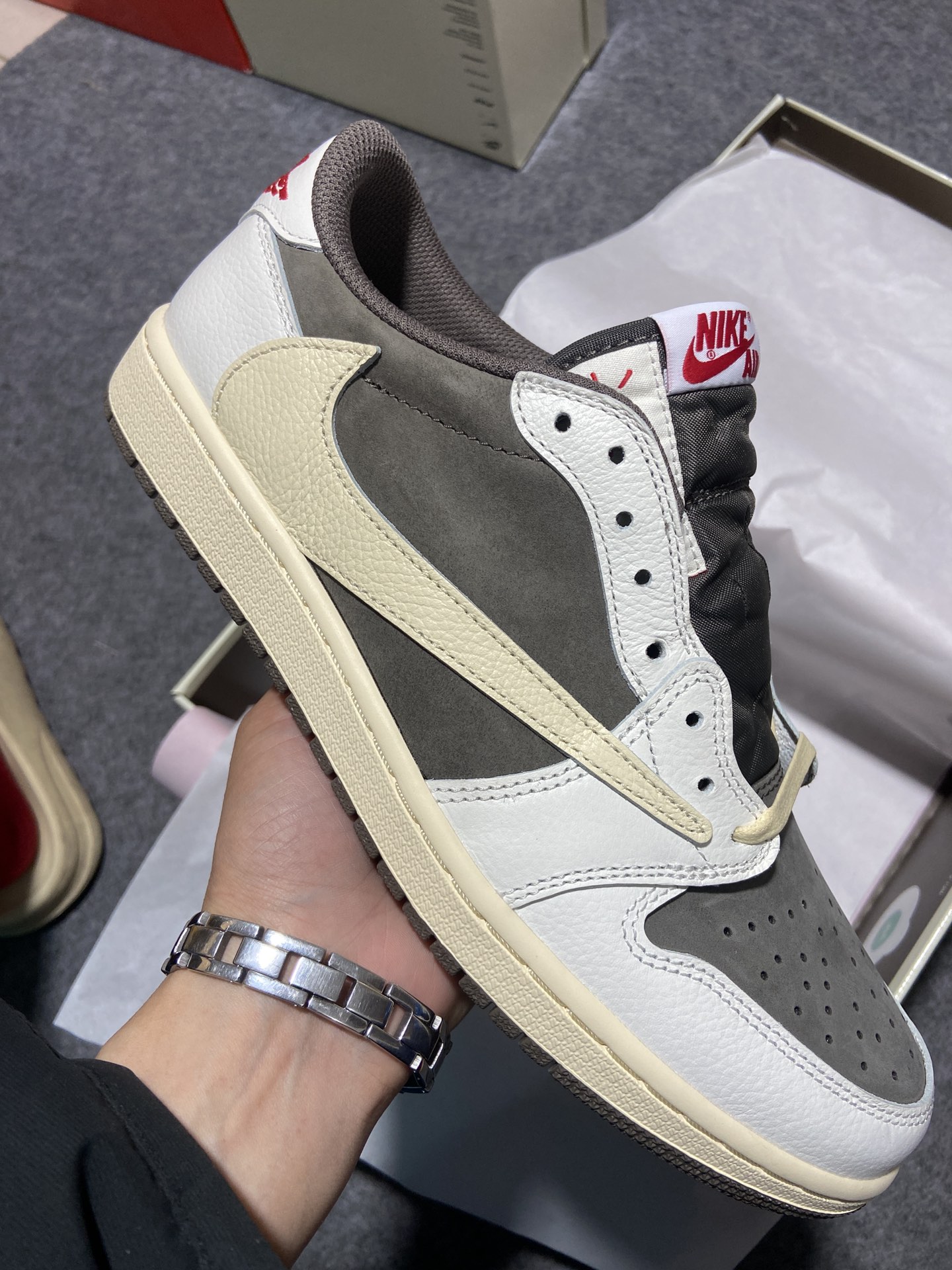 AJ1LowGS白棕倒钩鞋码36-47.5总裁R版出品-TravisScottxAirJordan1Re