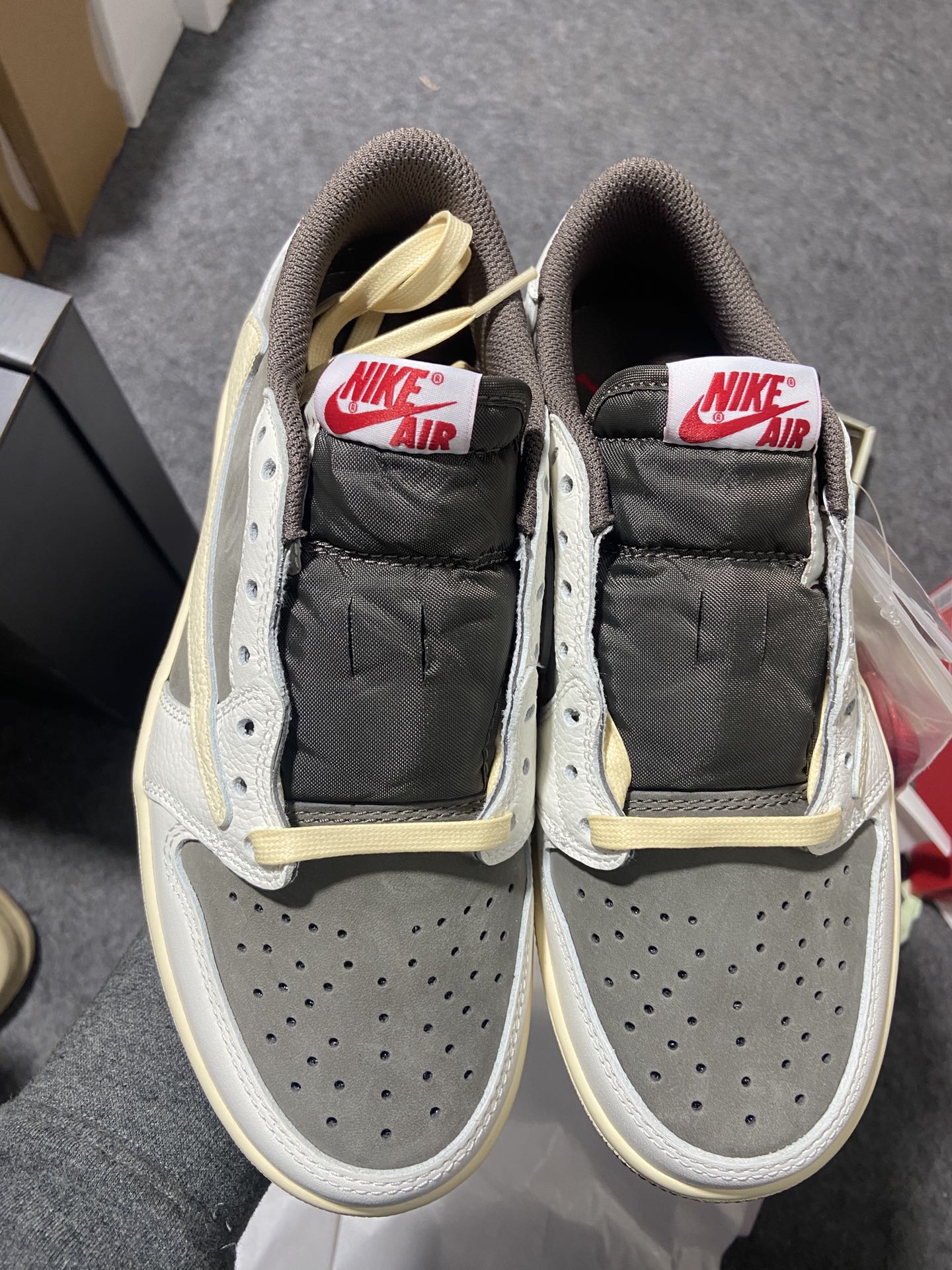 AJ1LowGS白棕倒钩鞋码36-47.5总裁R版出品-TravisScottxAirJordan1Re