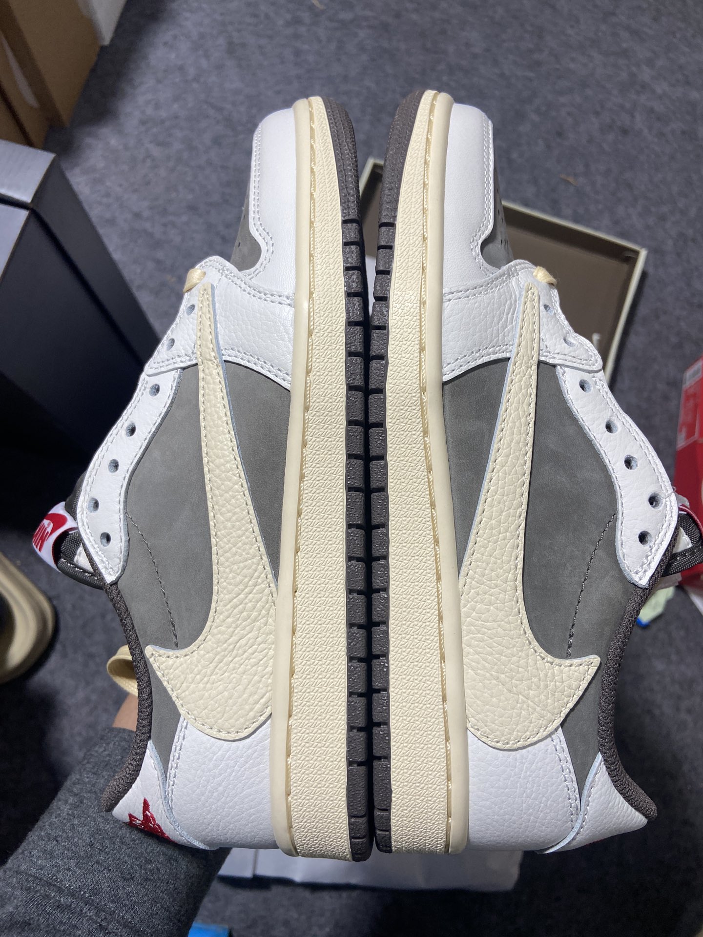 AJ1LowGS白棕倒钩鞋码36-47.5总裁R版出品-TravisScottxAirJordan1Re