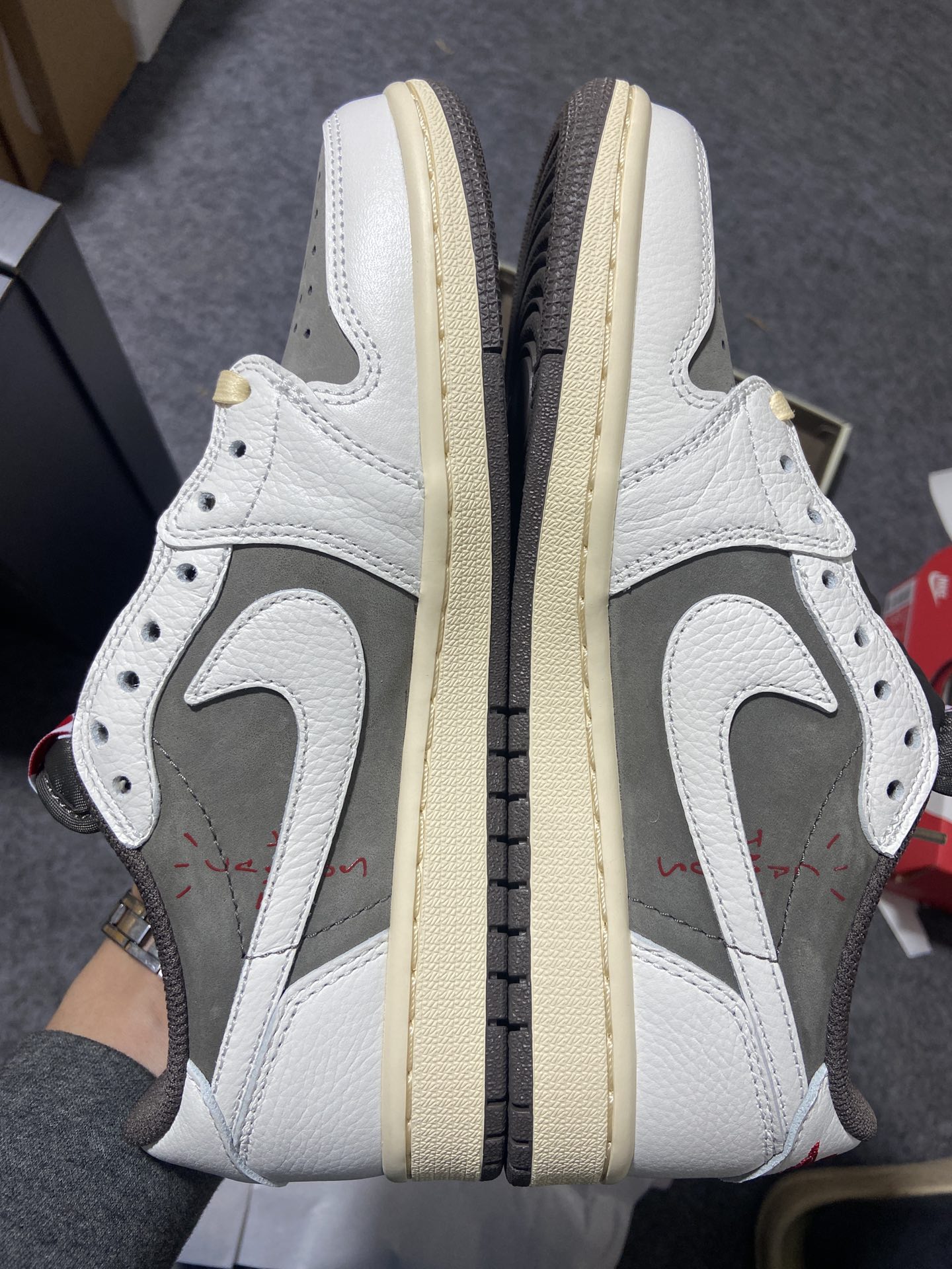 AJ1LowGS白棕倒钩鞋码36-47.5总裁R版出品-TravisScottxAirJordan1Re