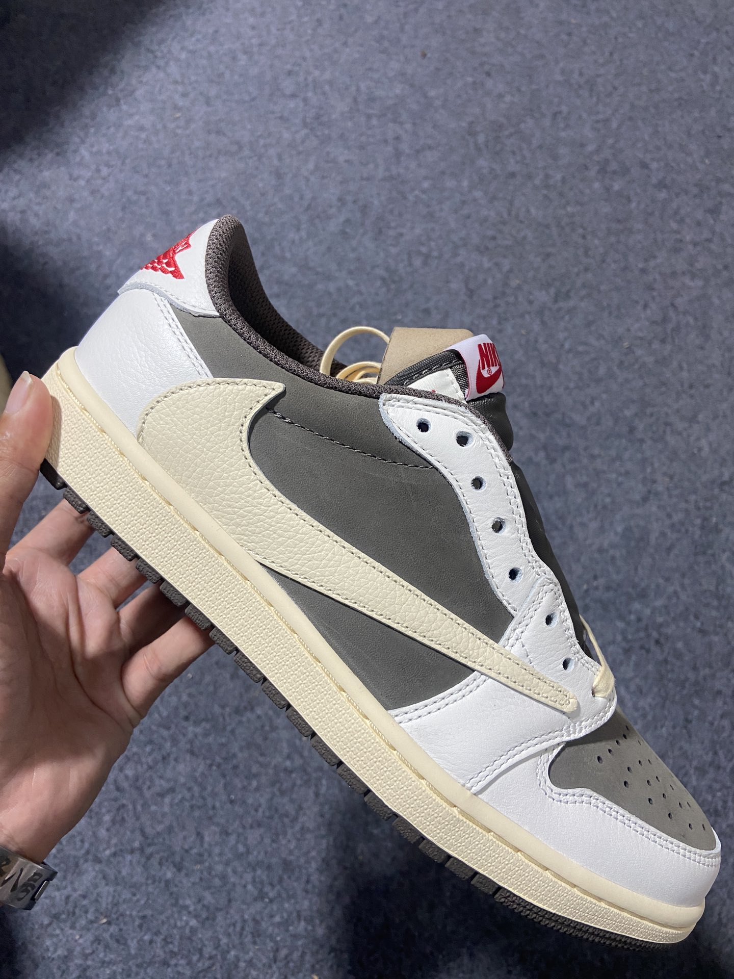 AJ1LowGS白棕倒钩鞋码36-47.5总裁R版出品-TravisScottxAirJordan1Re