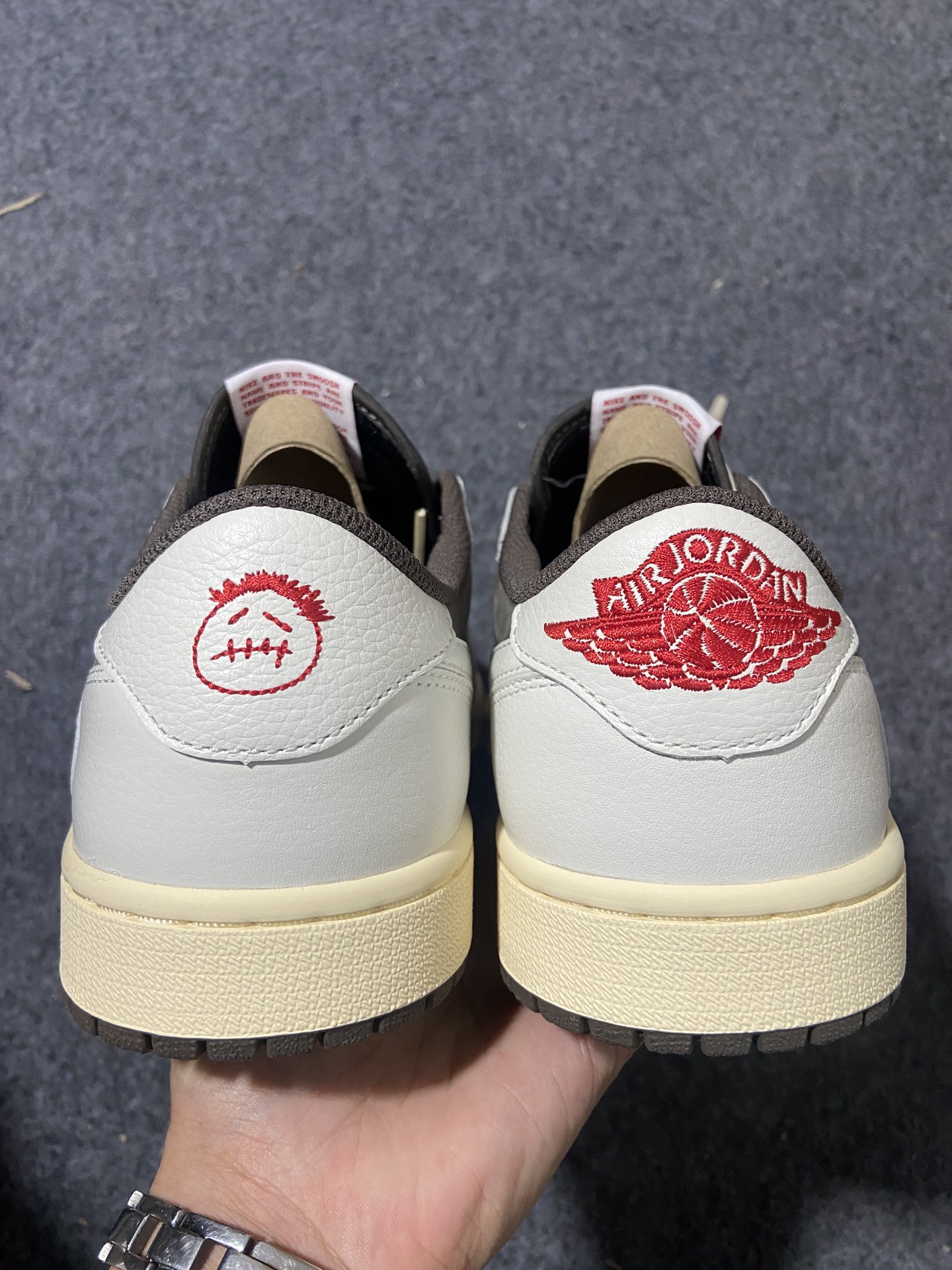 AJ1LowGS白棕倒钩鞋码36-47.5总裁R版出品-TravisScottxAirJordan1Re