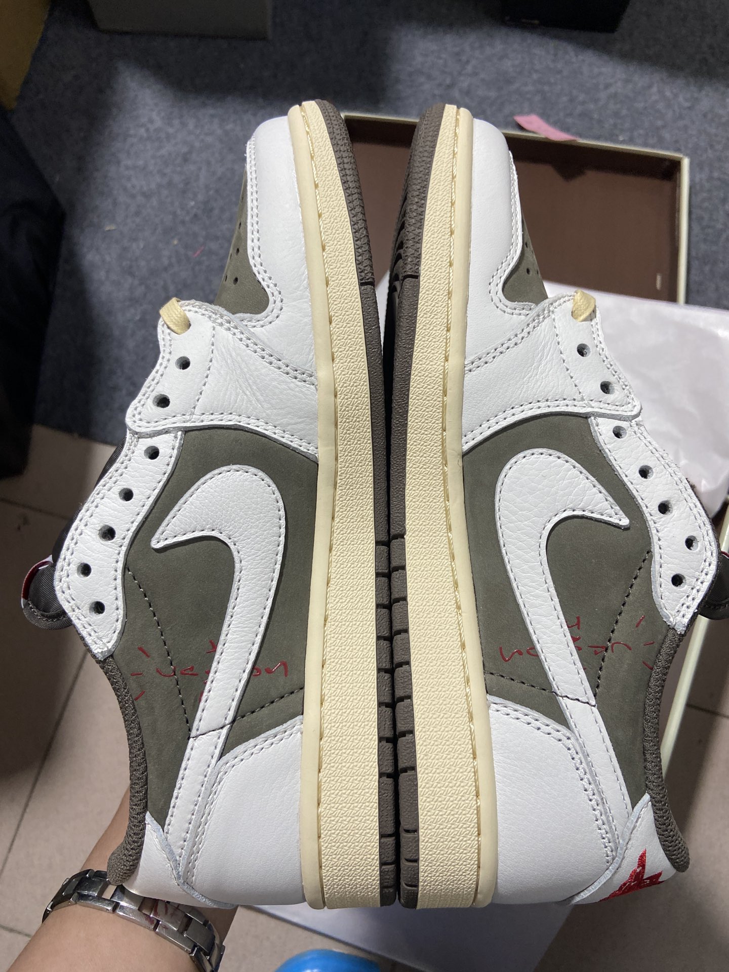 AJ1Low白棕倒钩鞋码36-47.5纯原版出品-TravisScottxAirJordan1Rever