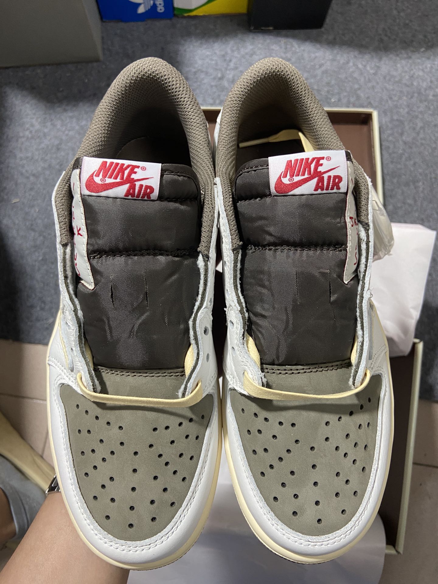 AJ1Low白棕倒钩鞋码36-47.5纯原版出品-TravisScottxAirJordan1Rever