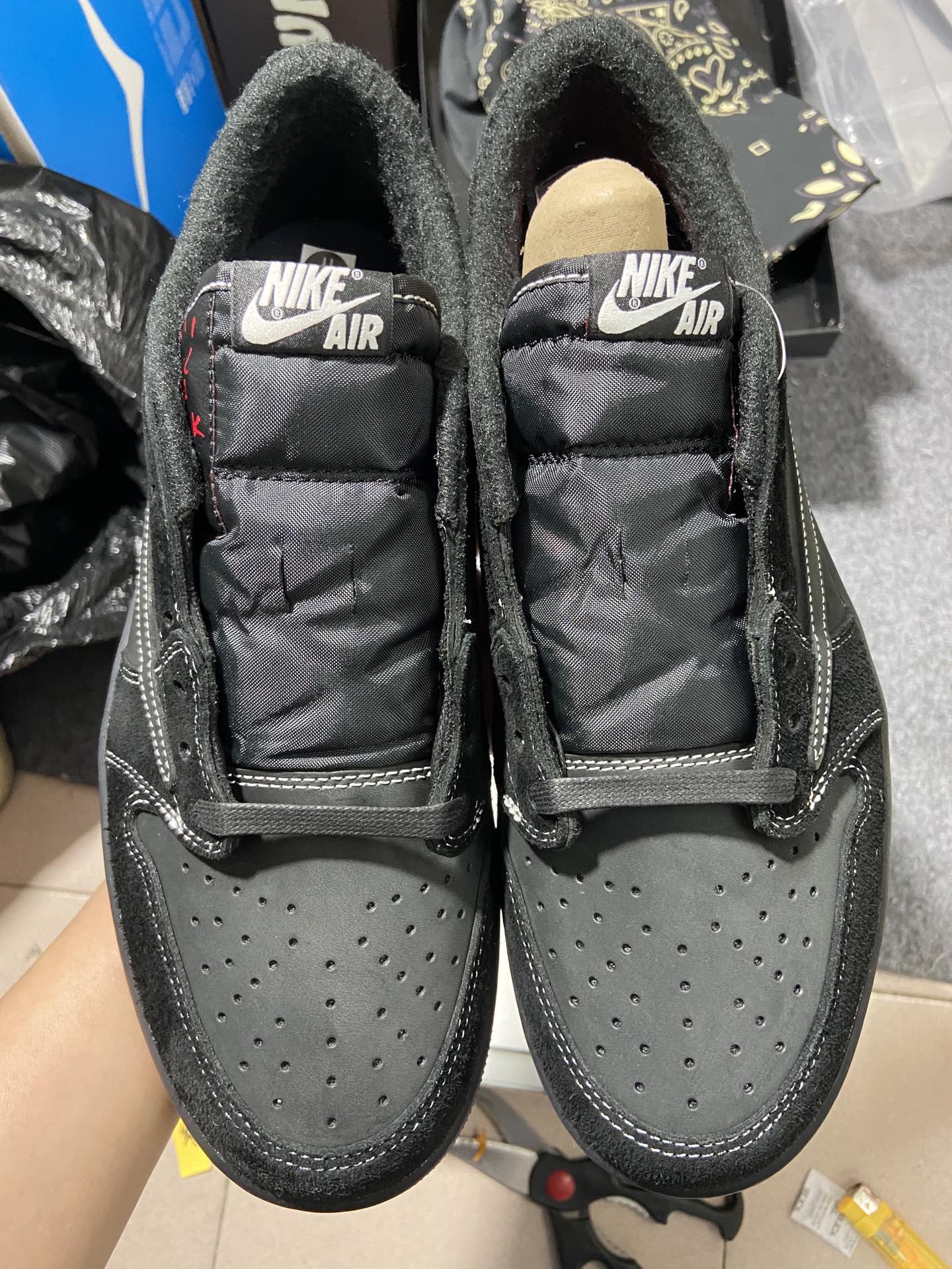 AJLow倒钩全黑尺码40-47.5总裁Y3版出品-StockX-TravisScottxAirJord