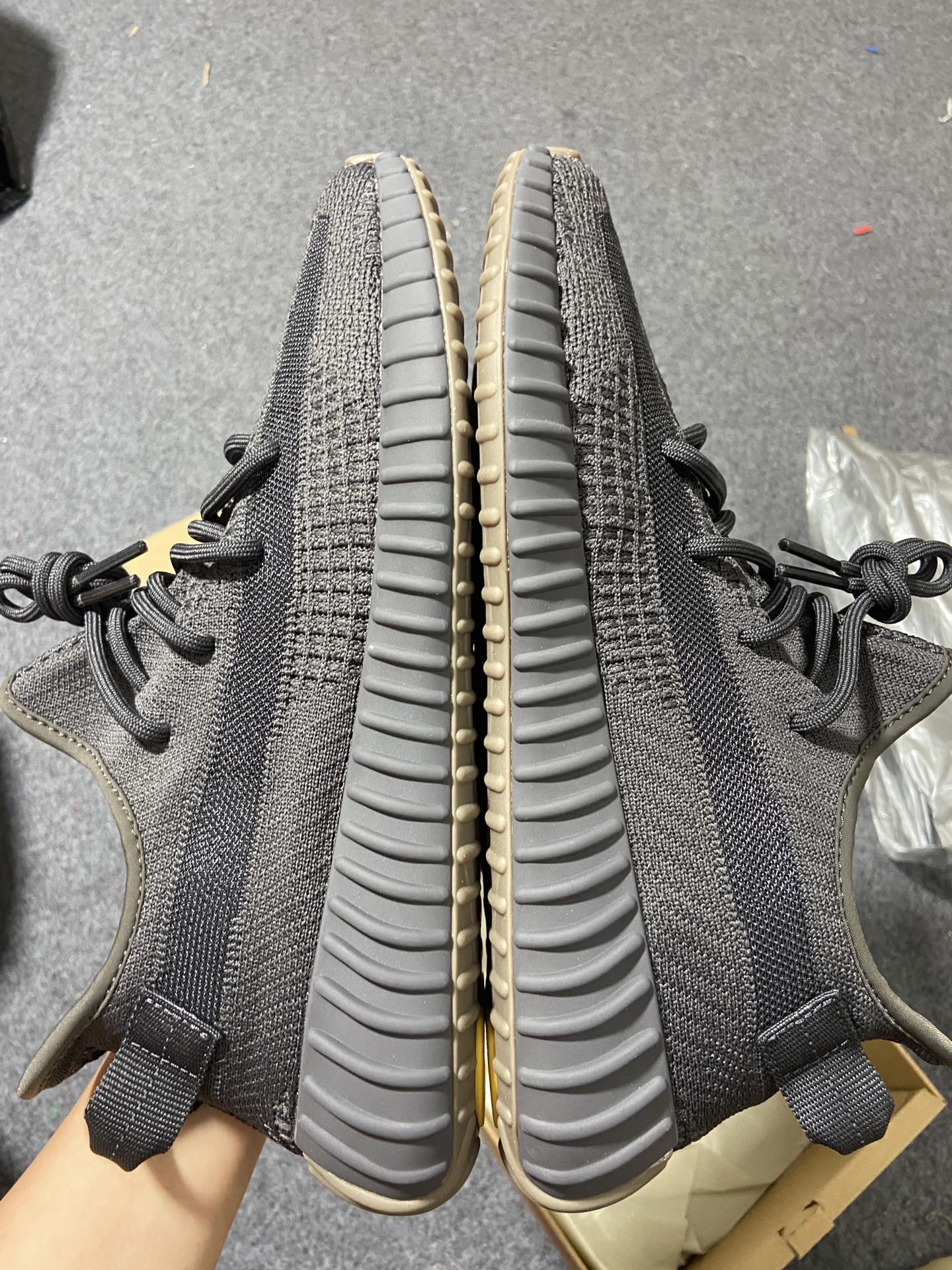 Yeezy黑生胶尺码:36-48纯原版出品-YeezyBoost350V2Cinder黑魂黑生胶FY29