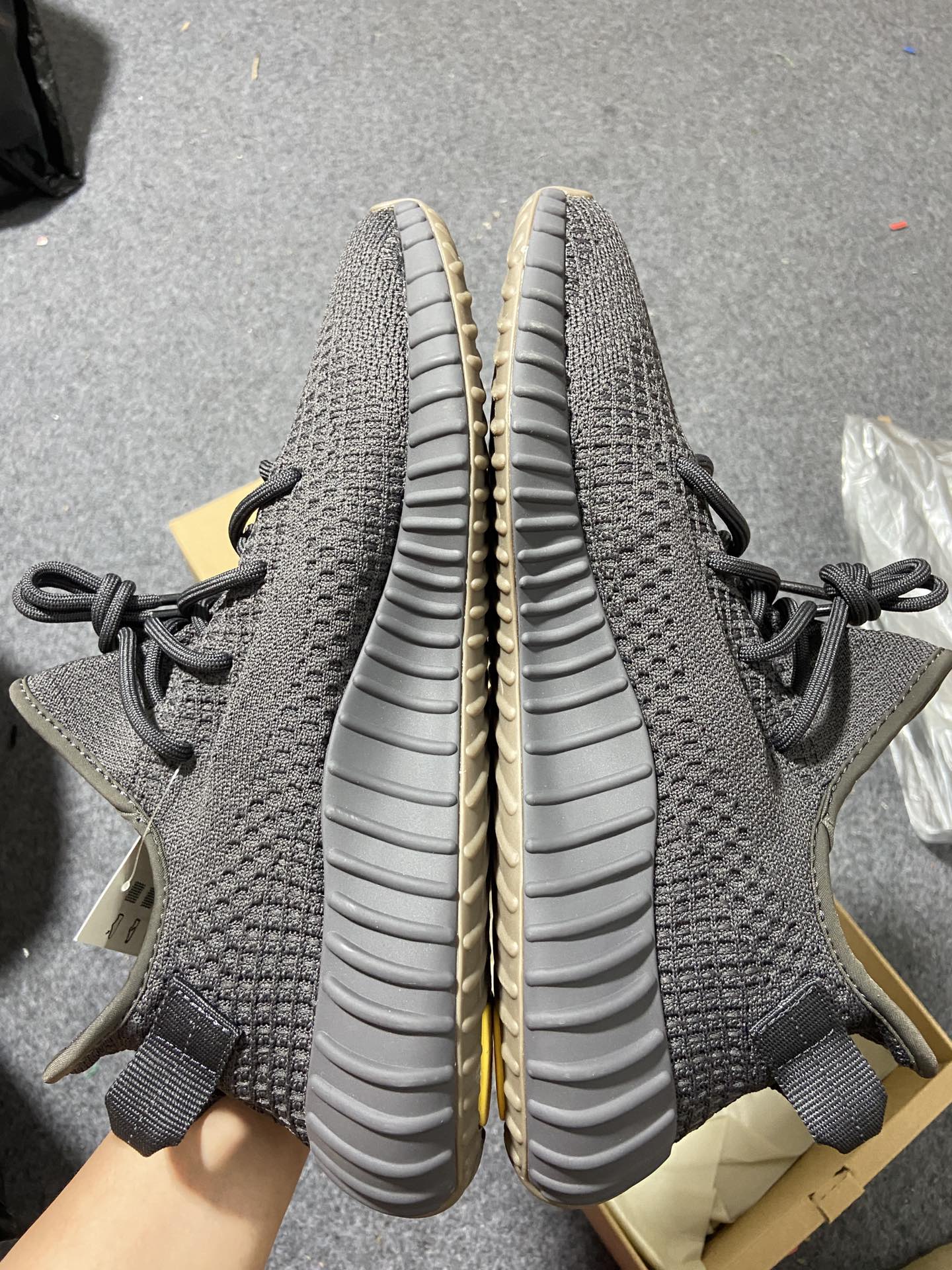 Yeezy黑生胶尺码:36-48纯原版出品-YeezyBoost350V2Cinder黑魂黑生胶FY29