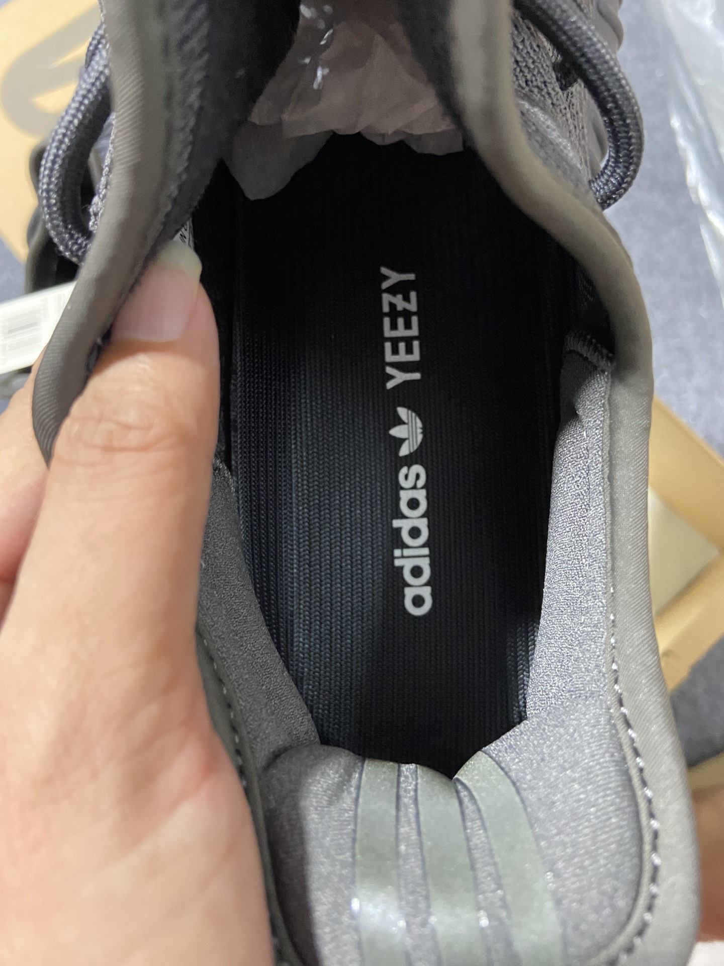 Yeezy黑生胶尺码:36-48纯原版出品-YeezyBoost350V2Cinder黑魂黑生胶FY29