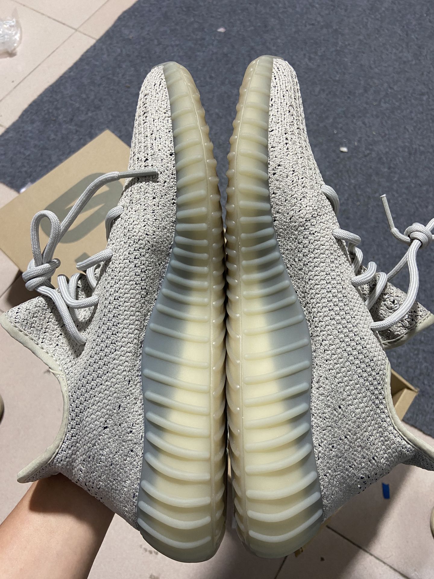 Yeezy火山灰岩尺码:36-46L版出品-YeezyBoost350V2Slate火山灰岩深米色油漆条