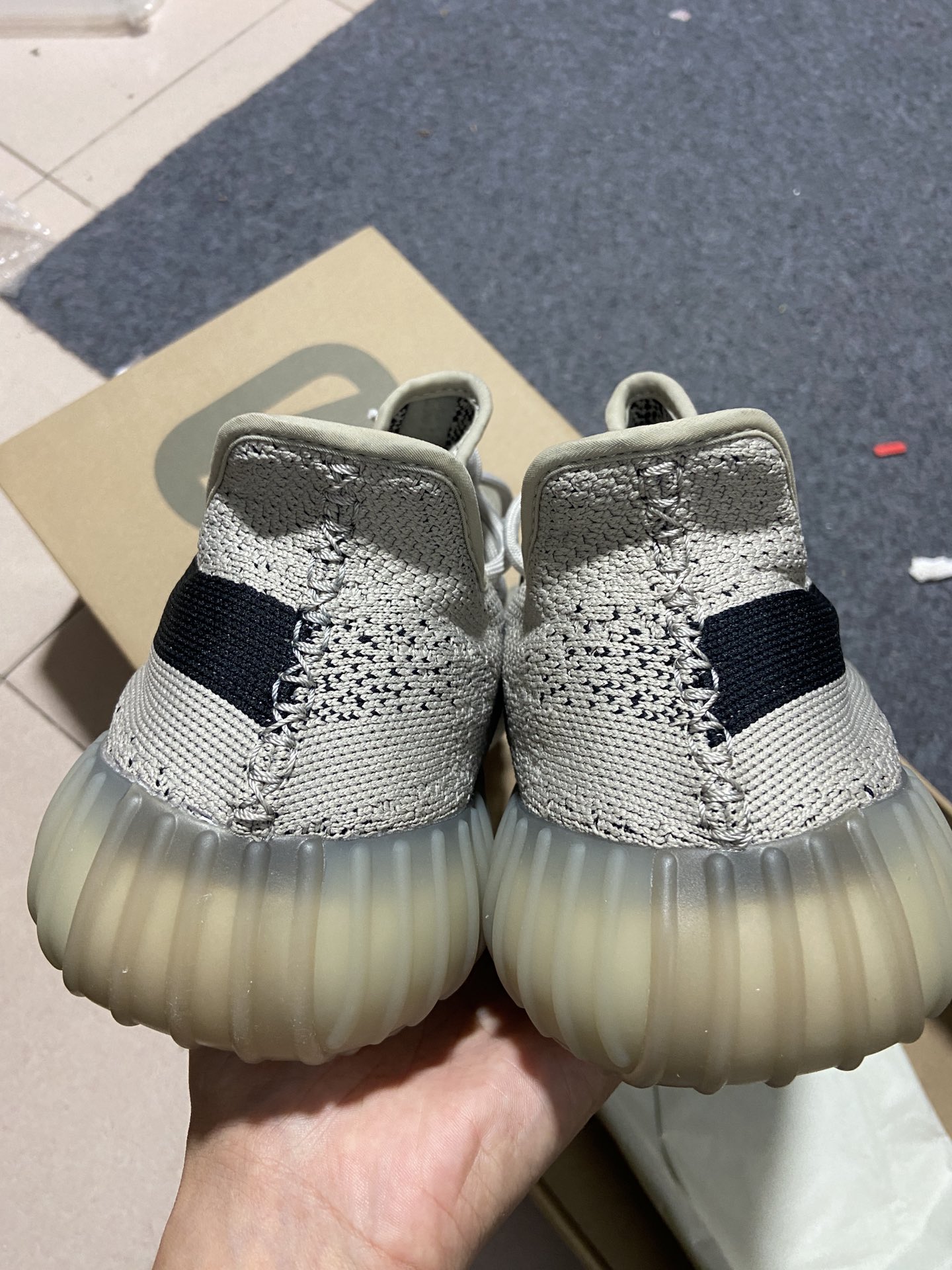 Yeezy火山灰岩尺码:36-46L版出品-YeezyBoost350V2Slate火山灰岩深米色油漆条