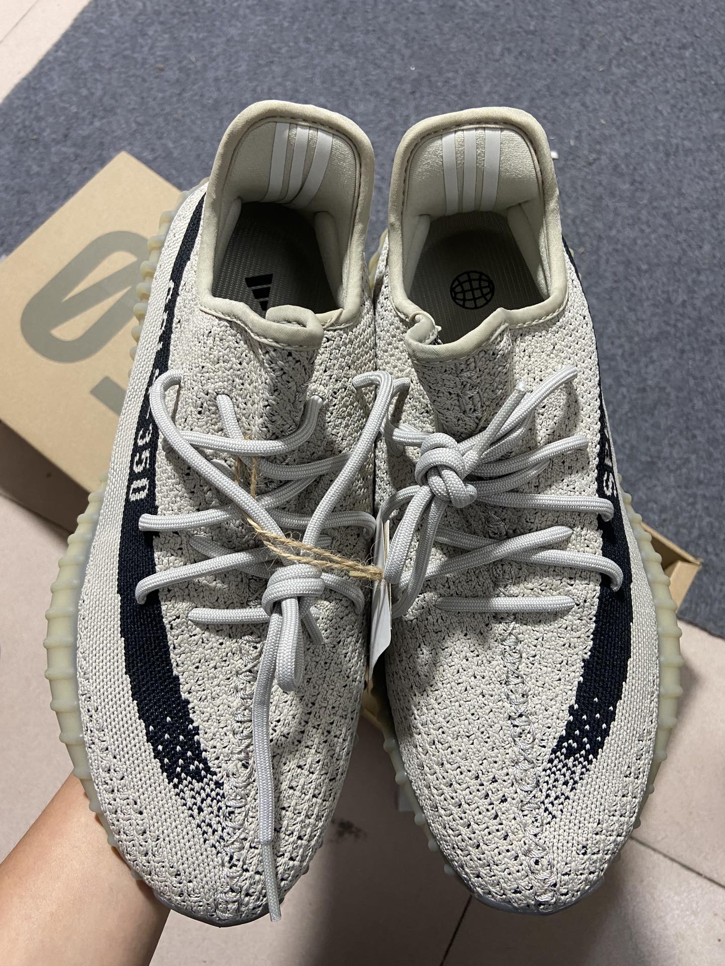 Yeezy火山灰岩尺码:36-46L版出品-YeezyBoost350V2Slate火山灰岩深米色油漆条