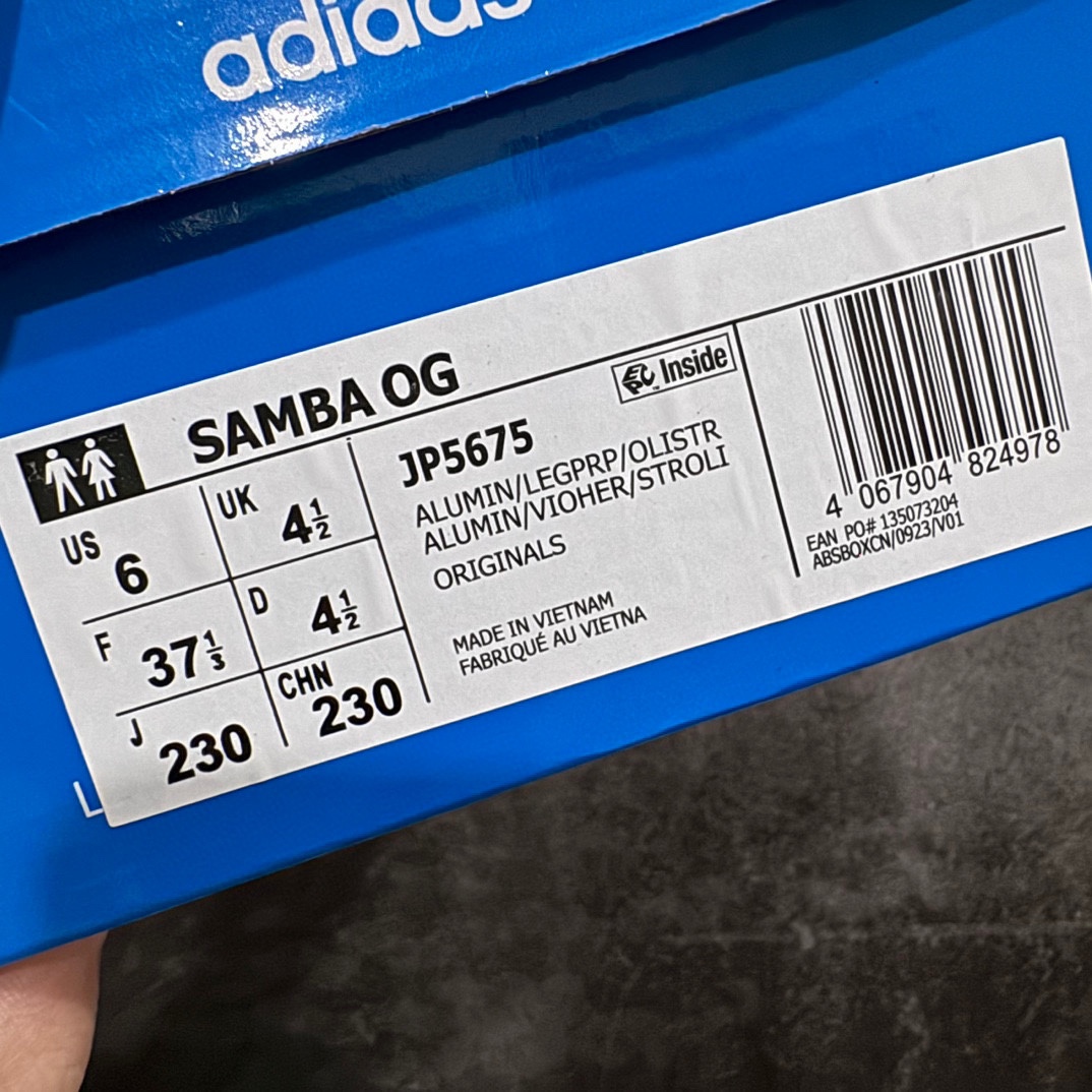 定制版adidasoriginalsSambaOG棕紫绿此款以简约大方的造型设计给人以随性休闲的时尚格调