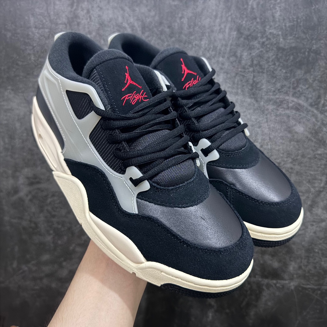 纯原版AirJordanAJ4RM重制版低帮复古篮球鞋FQ7939-006采用了低帮的设计并保留了众多A