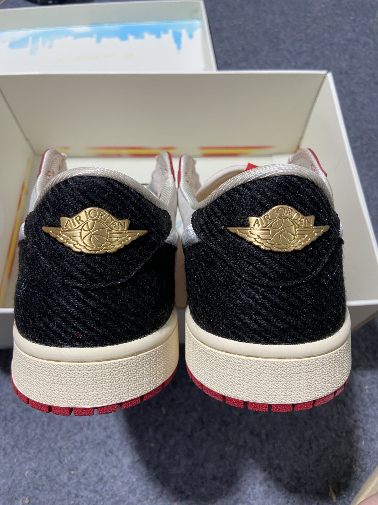 AJLow尺码:40-47.5纯原版出品-TrophyRoomxAJ1Low“Home”白红HV6157