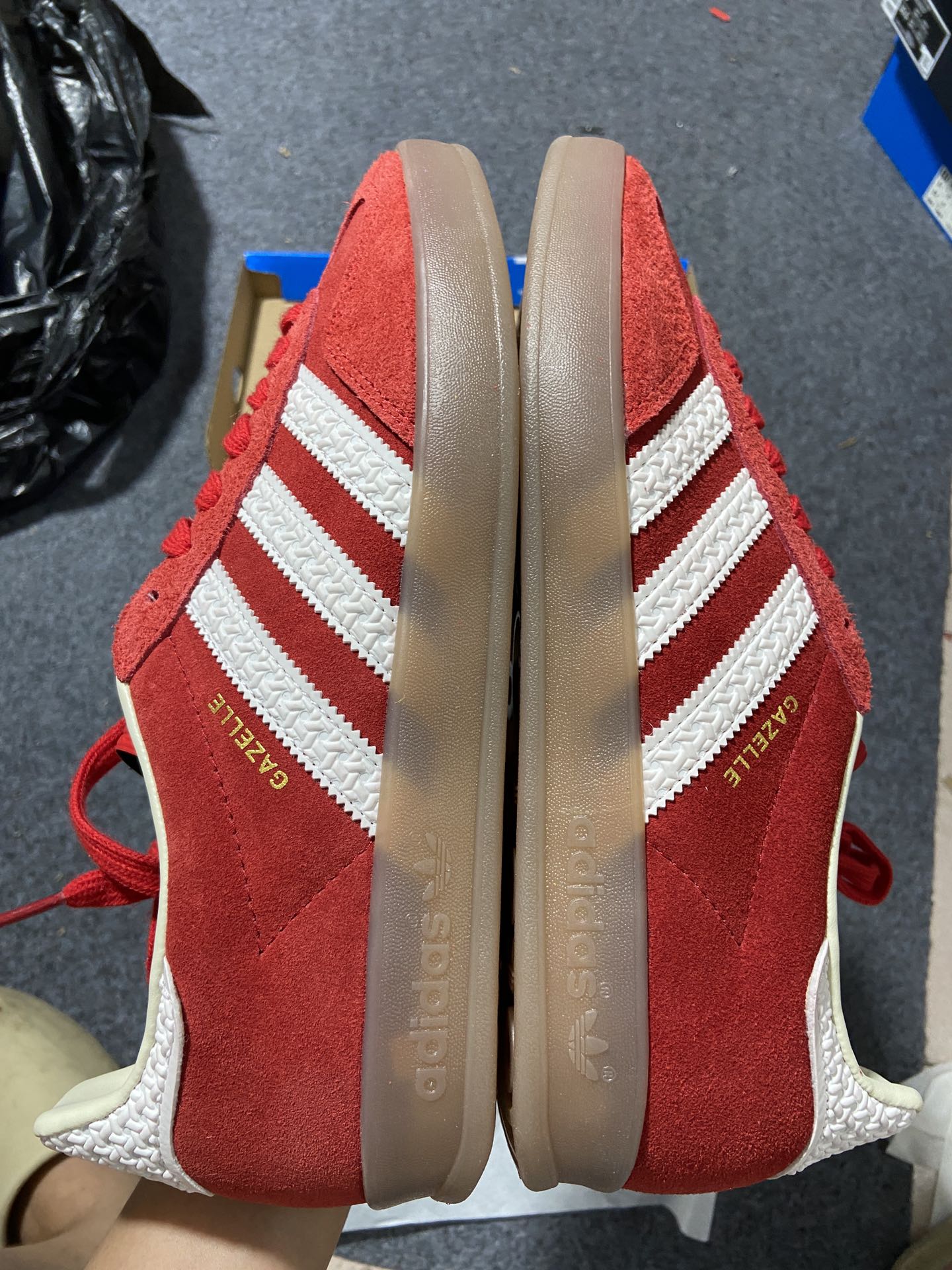 AdidasOriginalsGazelleIndoor防滑低帮T头德训鞋GZ复古系列白红IF1808纯