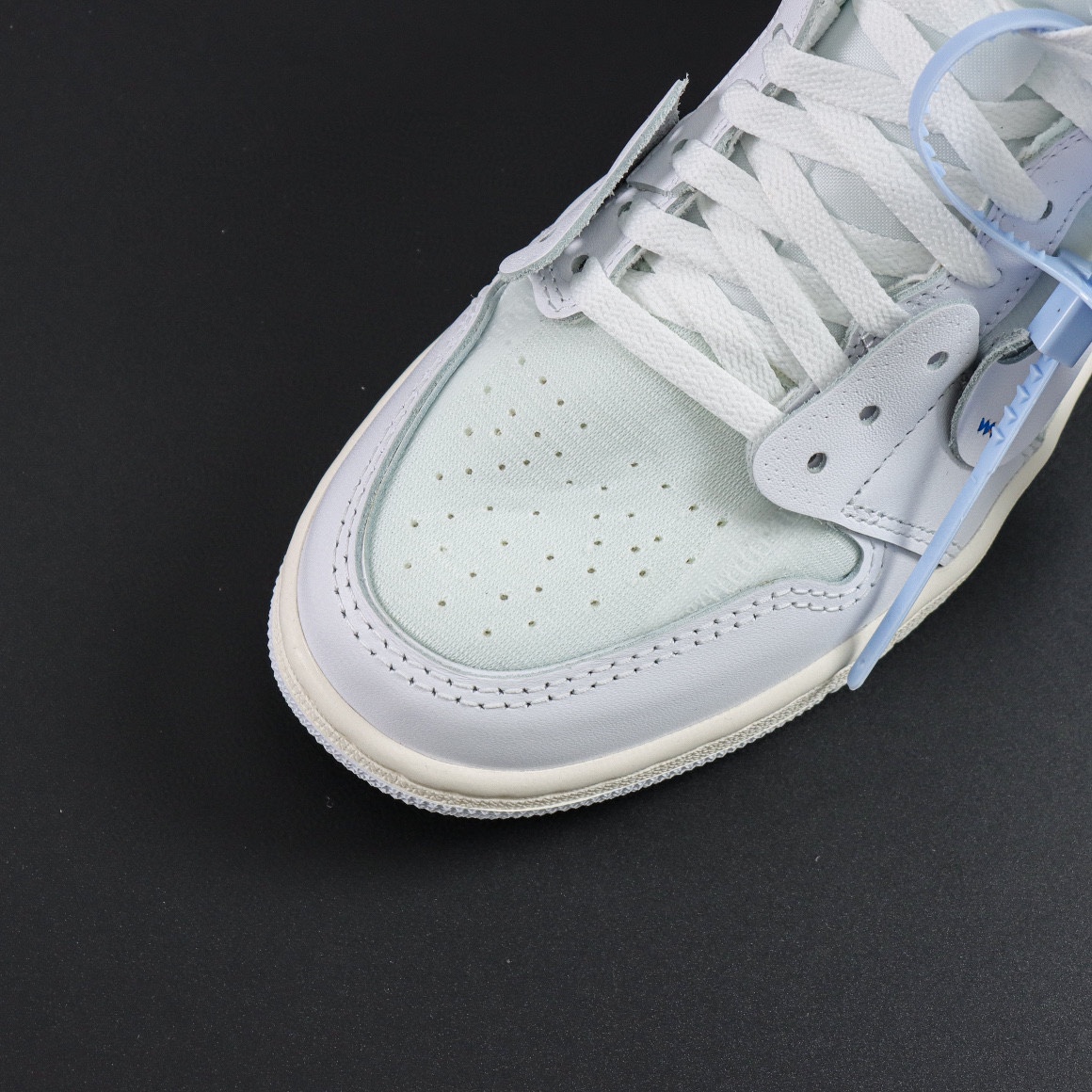 OFF-WHITExAirJordan1RetroHighWhitetheten全白原装纸板原楦开发极致