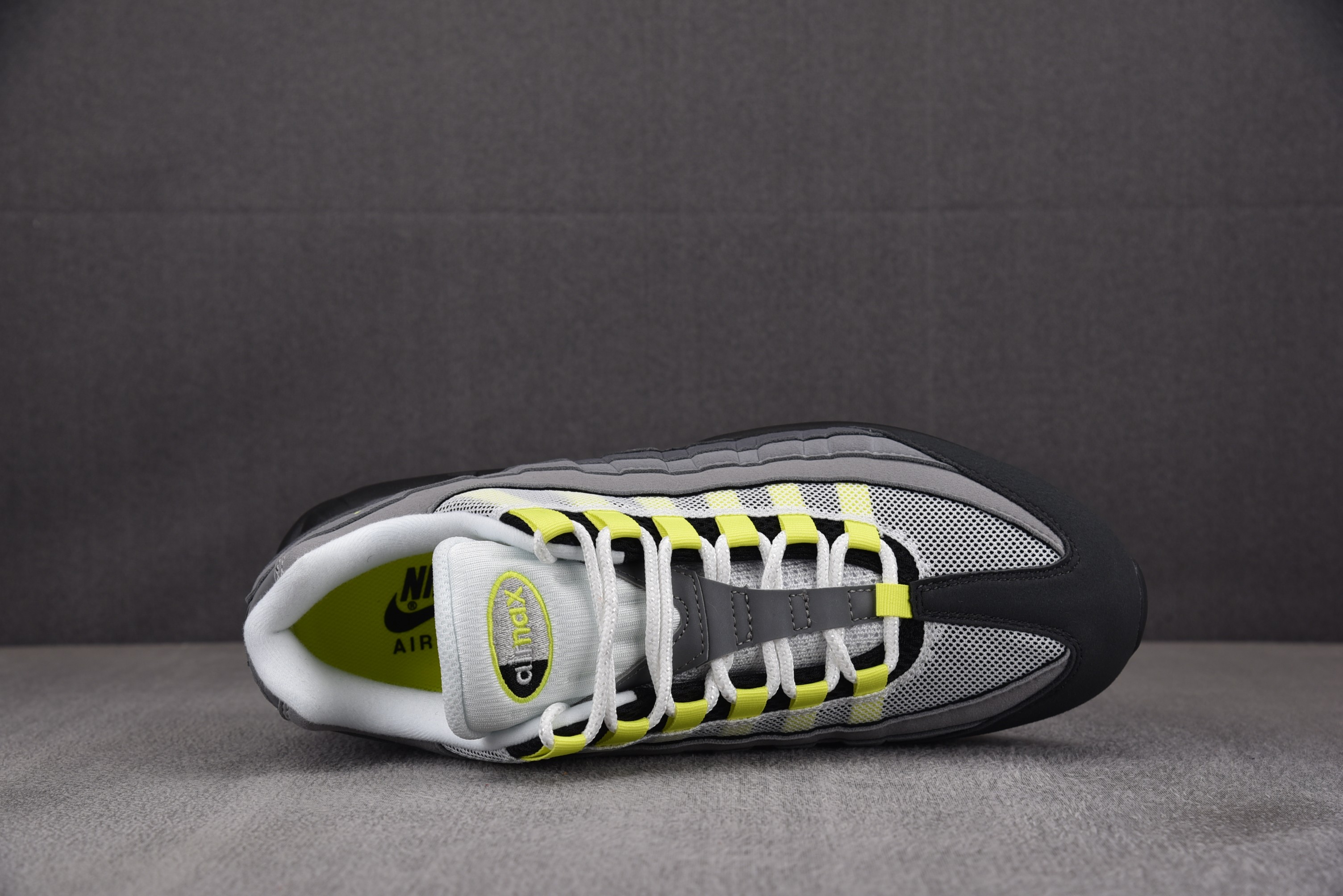 MAX95 尺码40-48.5

纯原版出品-Air Max 95 OG Neon (2020) 霓虹绿