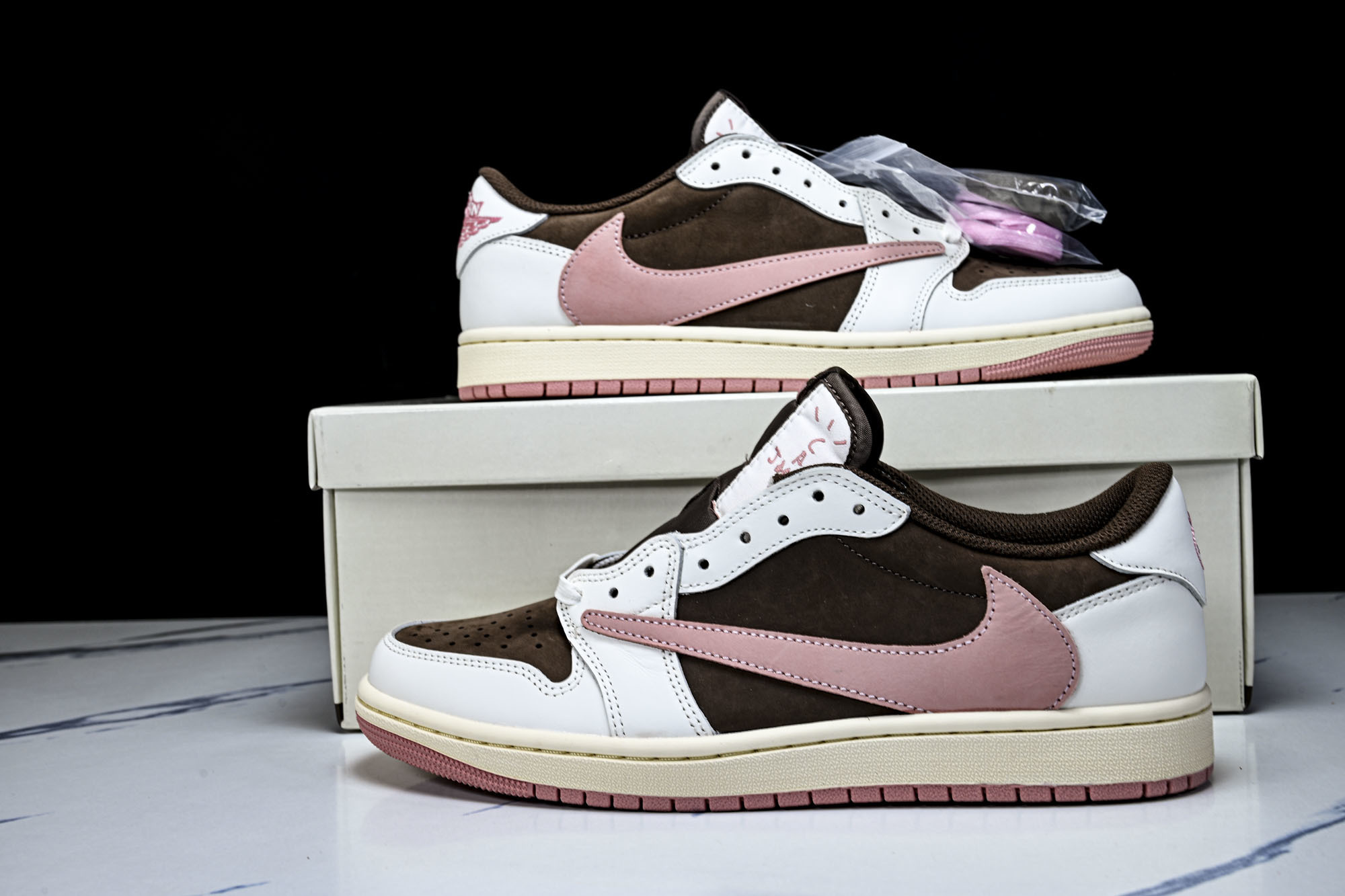 Travis Scott x Air Jordan 1 Low OG AJ1 乔1倒勾低帮 全头层 DZ