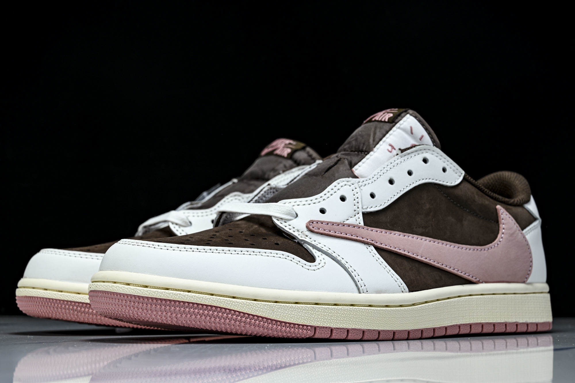Travis Scott x Air Jordan 1 Low OG AJ1 乔1倒勾低帮 全头层 DZ