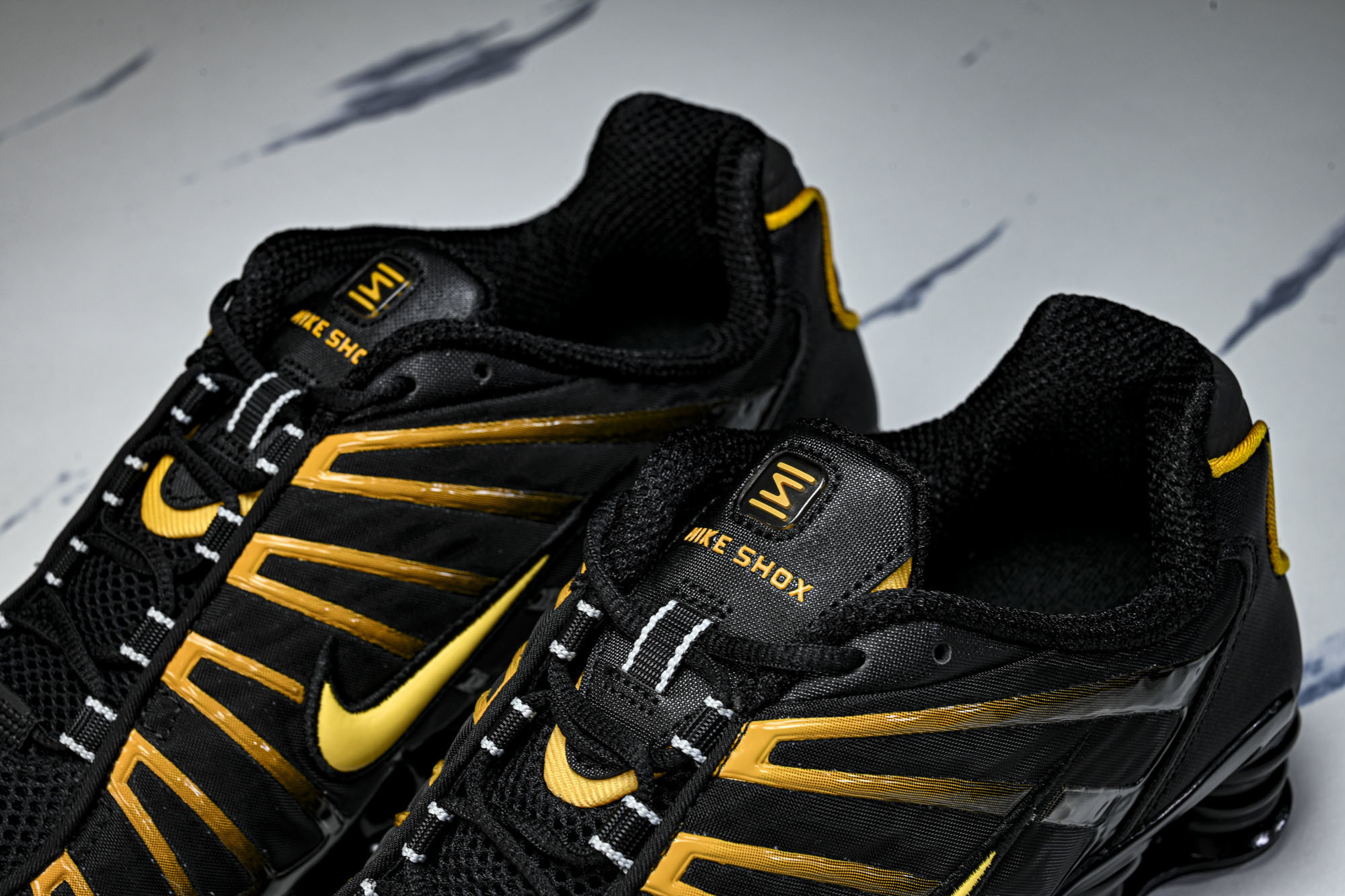 (T2.原厂)Nike SHOX TL耐克男子增高时尚款 缓震轻便透气跑步休闲鞋 AV3595 013原