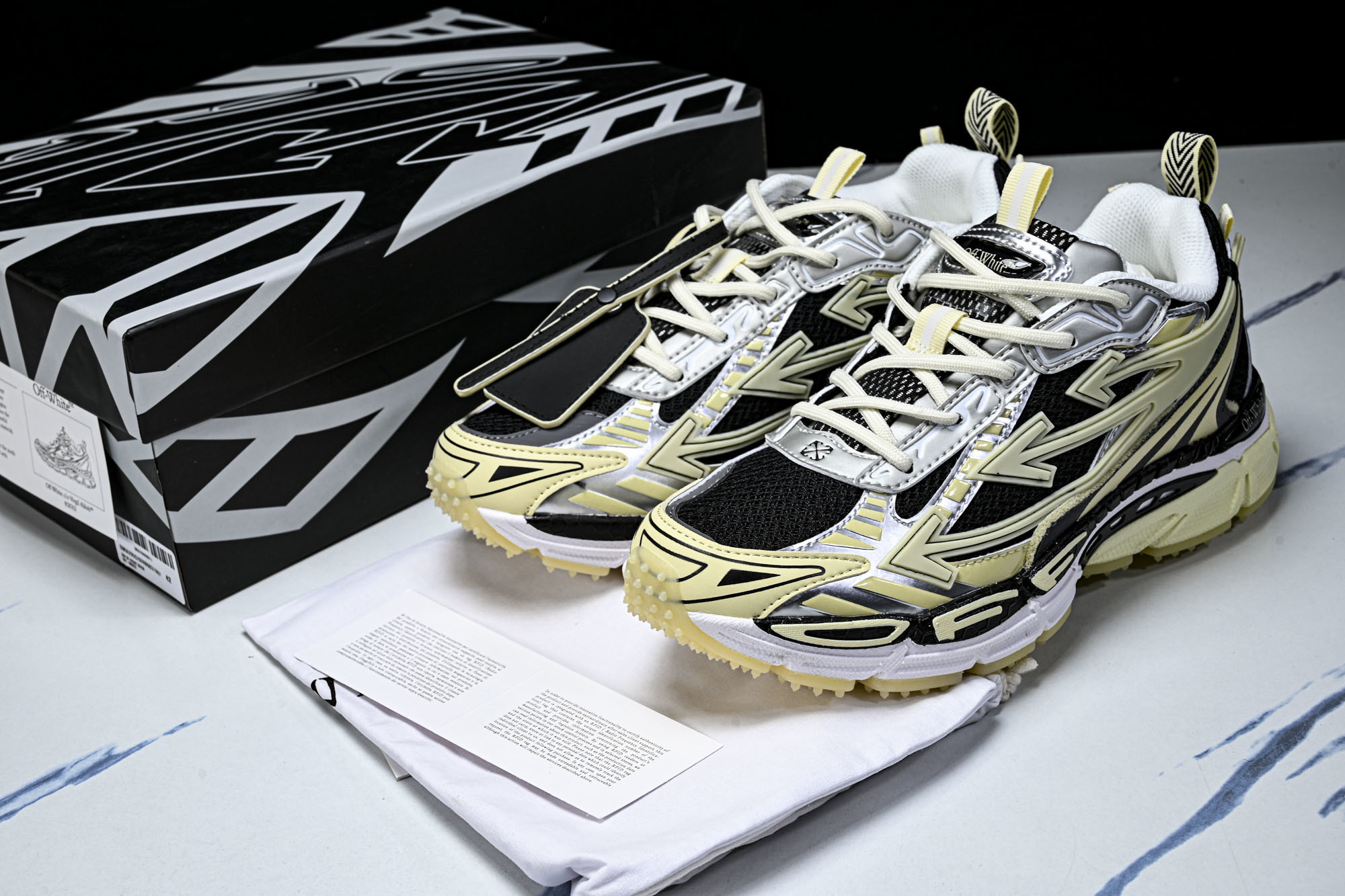 (PT.纯原)OFF WHITE 黑白三箭头登山厚底老爹鞋增高男女运动休闲鞋_CM_6#穿上off--W