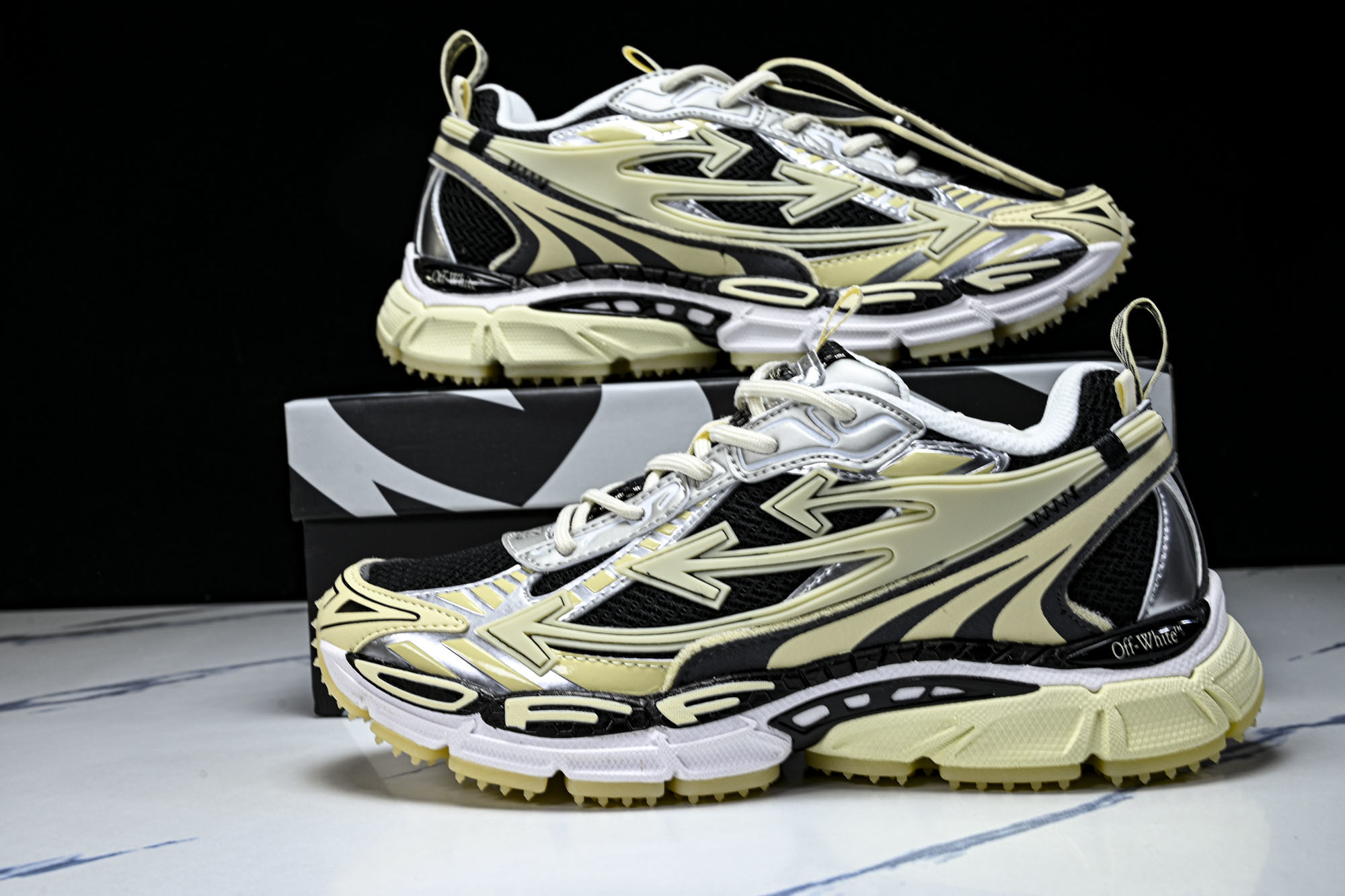 (PT.纯原)OFF WHITE 黑白三箭头登山厚底老爹鞋增高男女运动休闲鞋_CM_6#穿上off--W