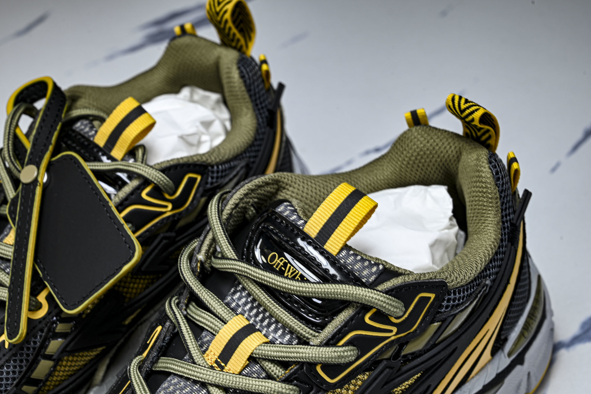 (PT.纯原)OFF WHITE 黑白三箭头登山厚底老爹鞋增高男女运动休闲鞋_CM_4#穿上off--W